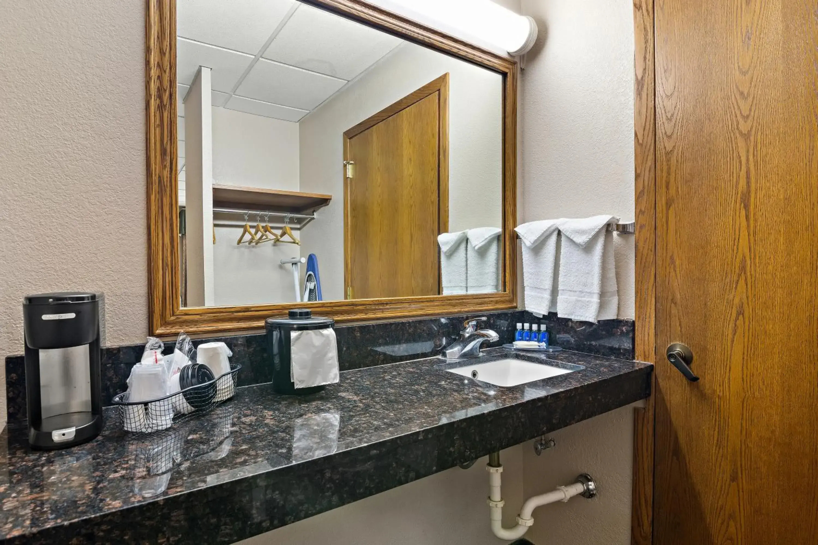 Rodeway Inn McPherson East