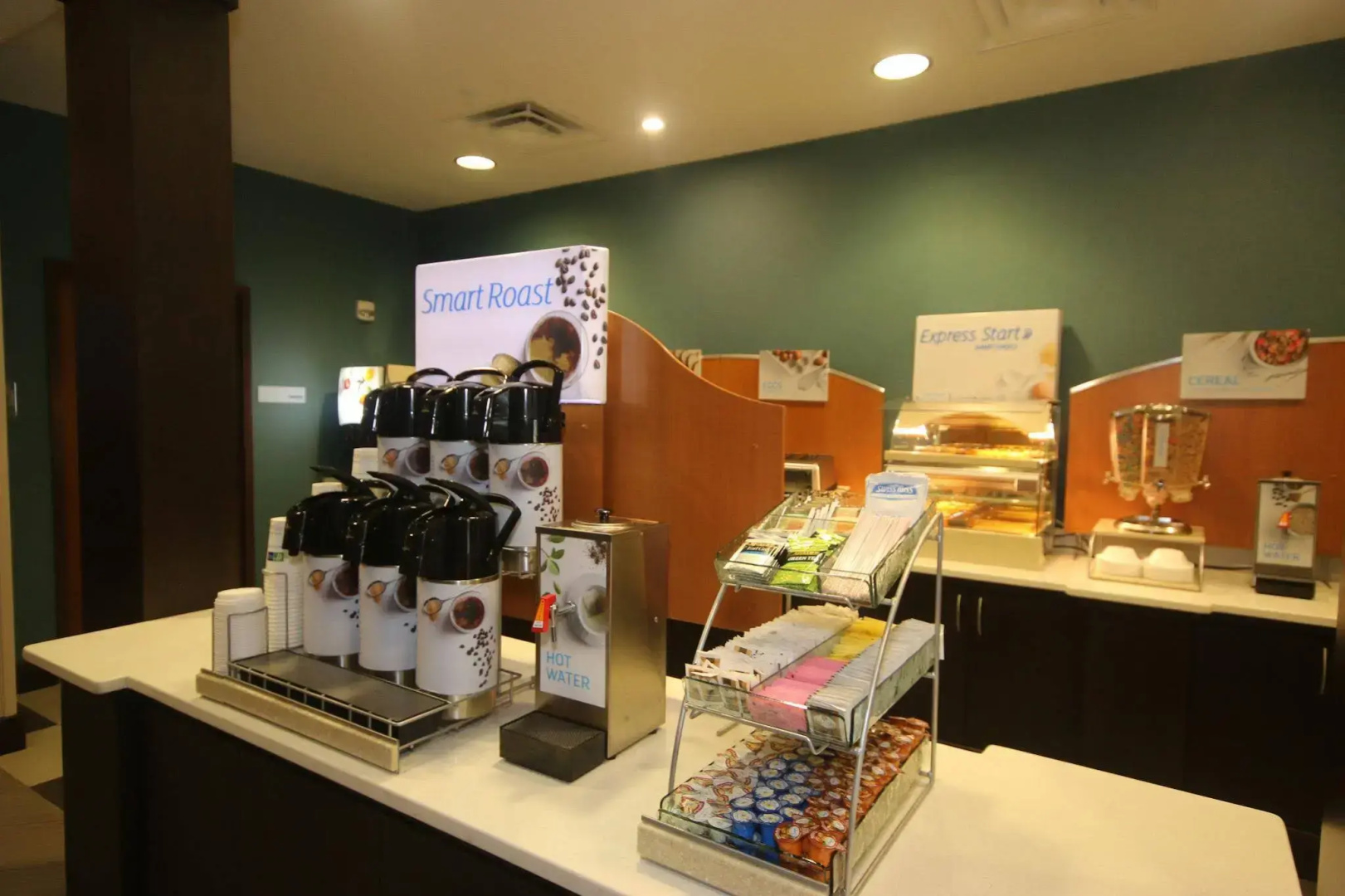 Holiday Inn Express & Suites Charlotte North by IHG