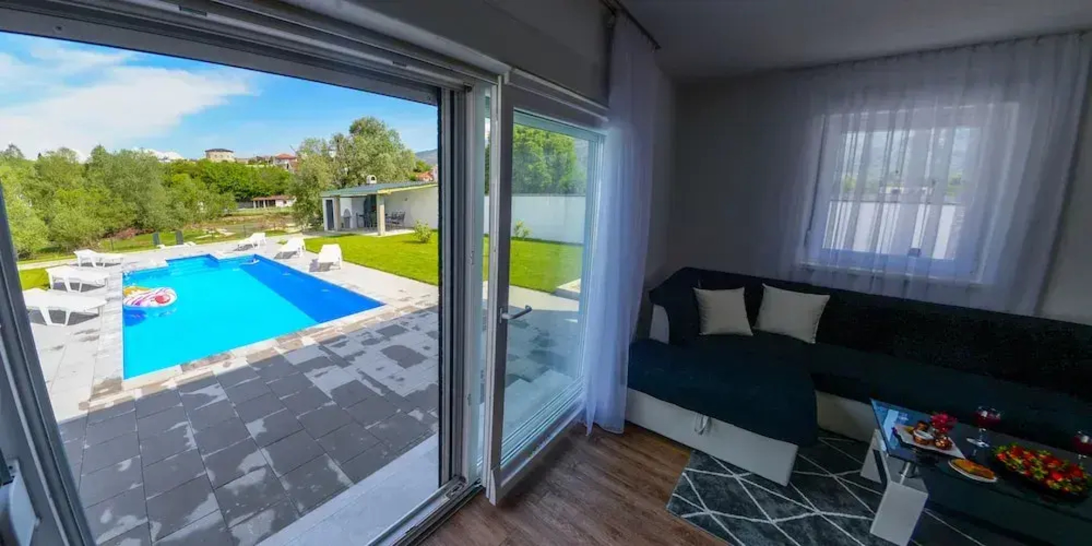 Sweet Retreat-Buna Riverside with pool