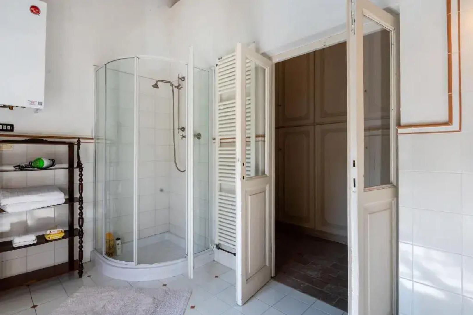 Splendido apt con piscina e parking a Colorno