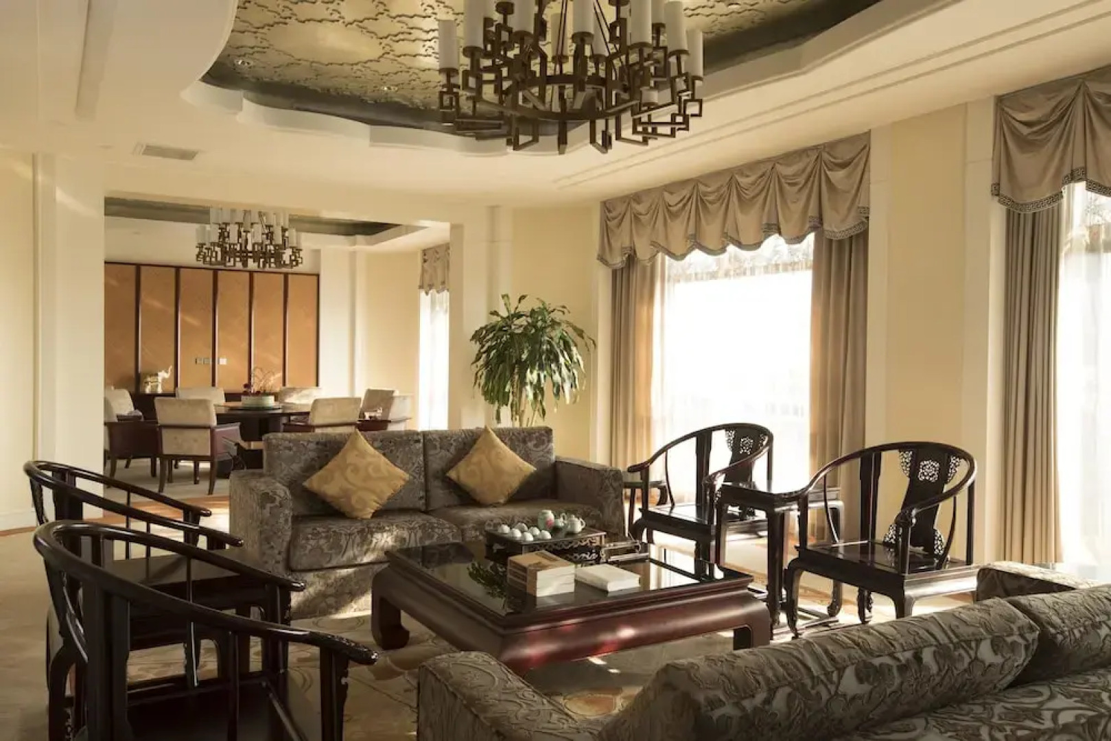 Ovation Seven-Cultivation Hotel