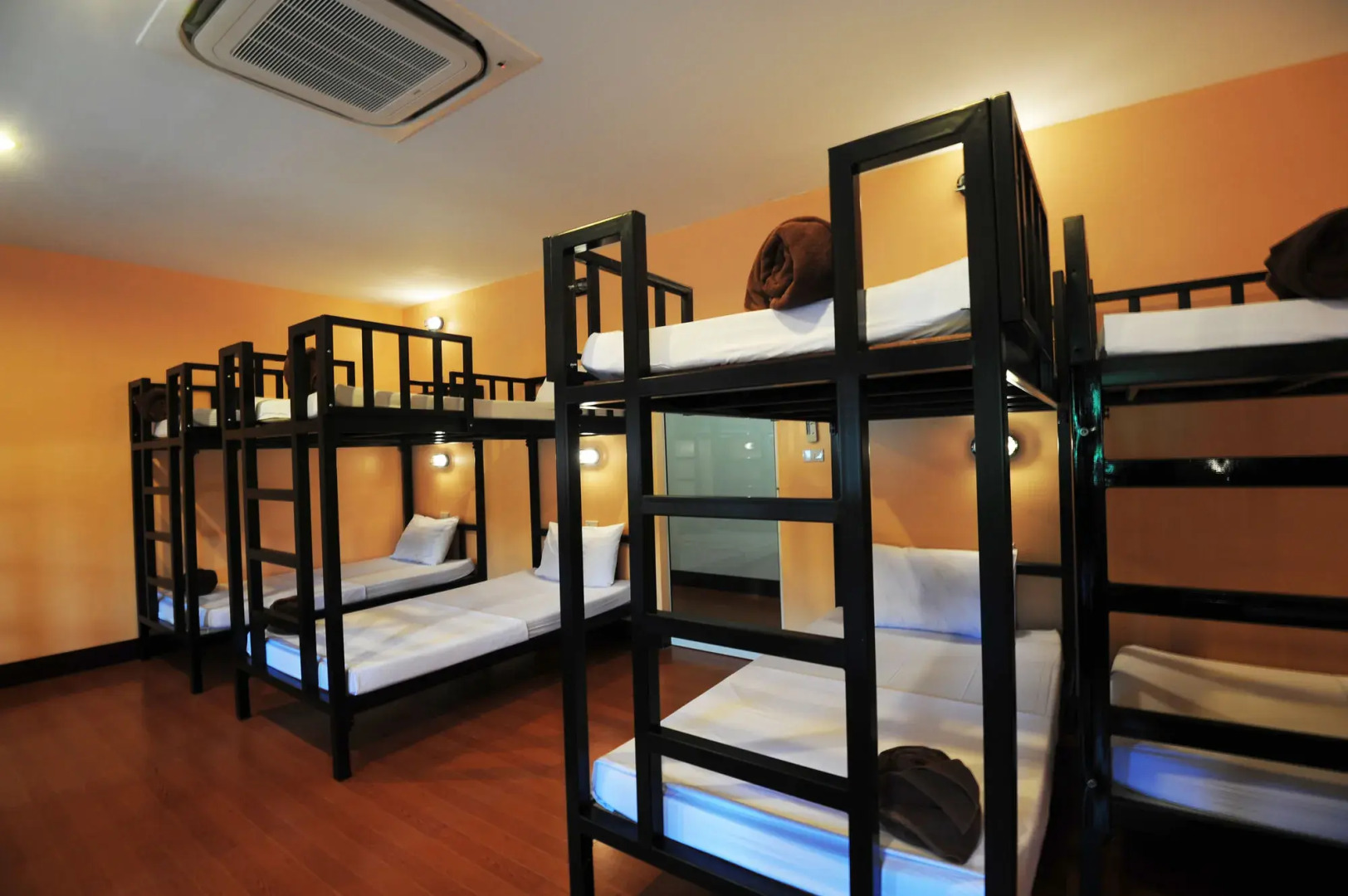 Twin Palms hostel Phi Phi