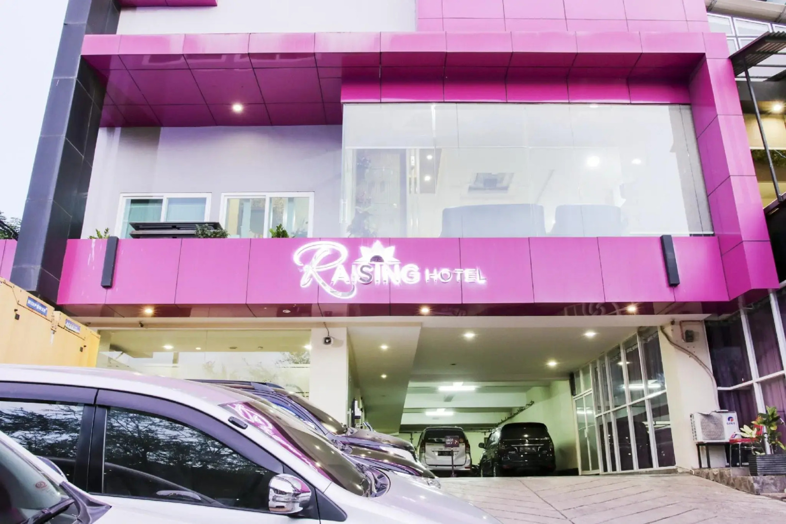 Capital O 454 Raising Hotel