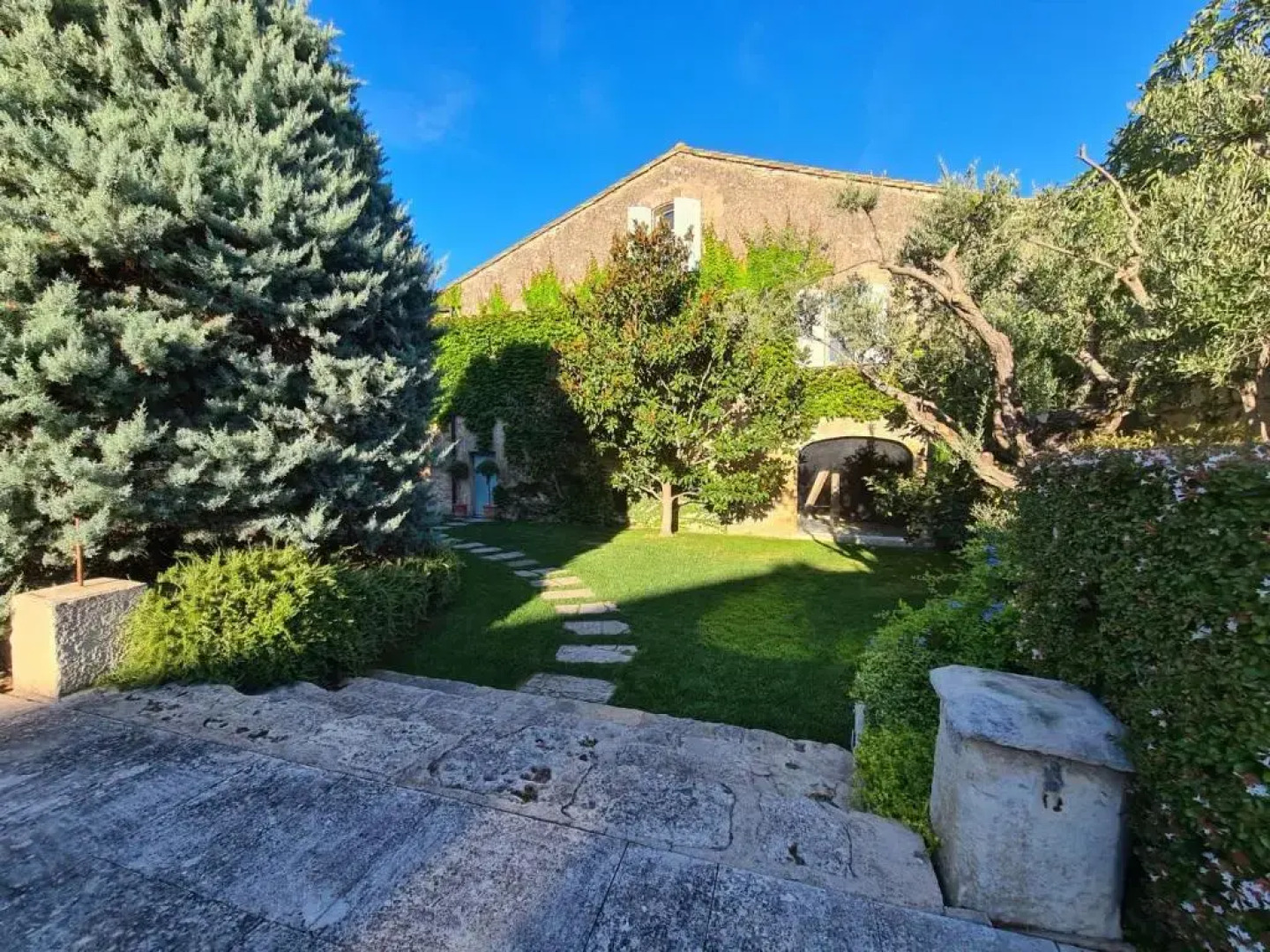 Maison Fontvieille, 8 pièces, 12 personnes - FR-1-599-41