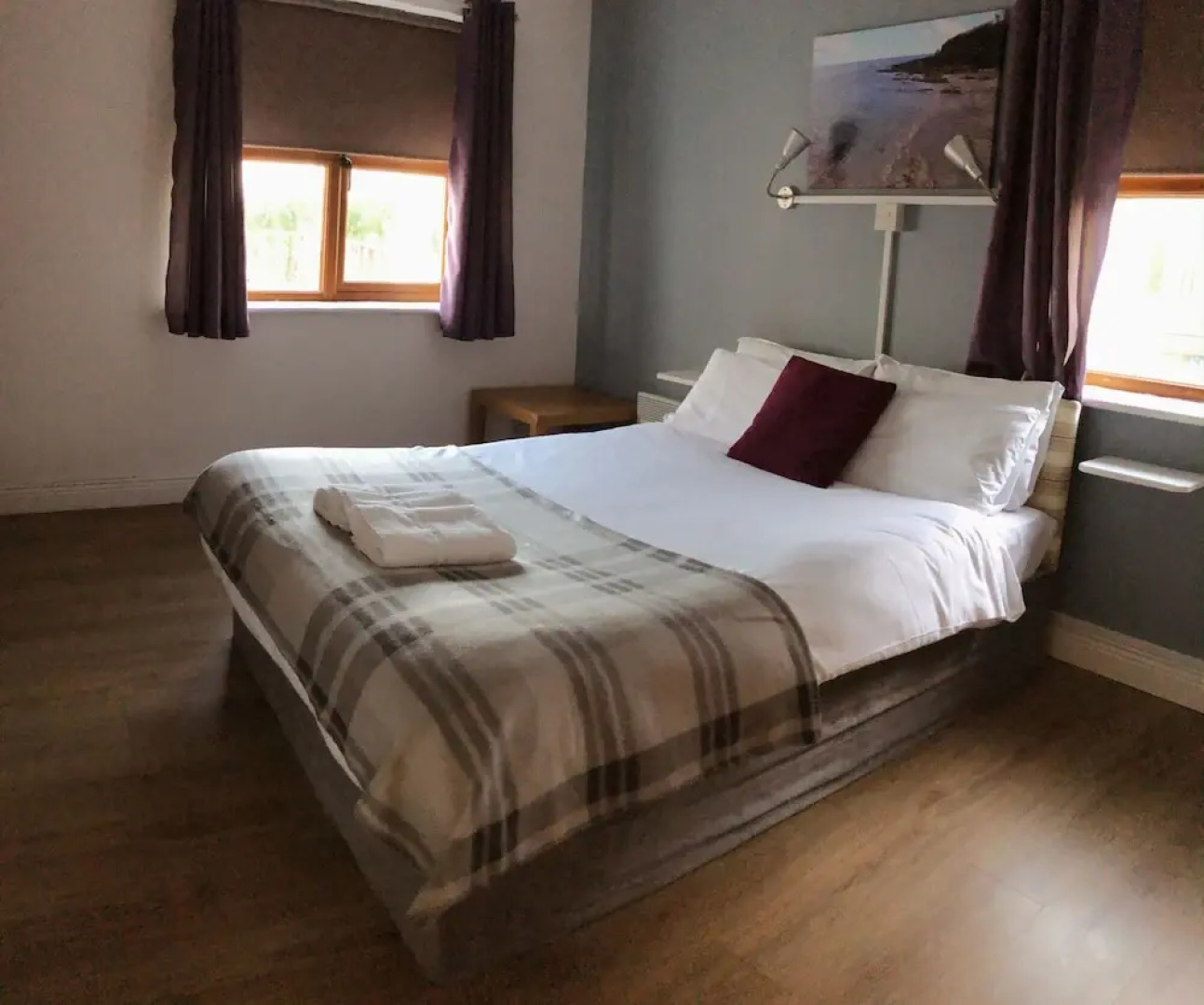 Hookless Holiday Homes