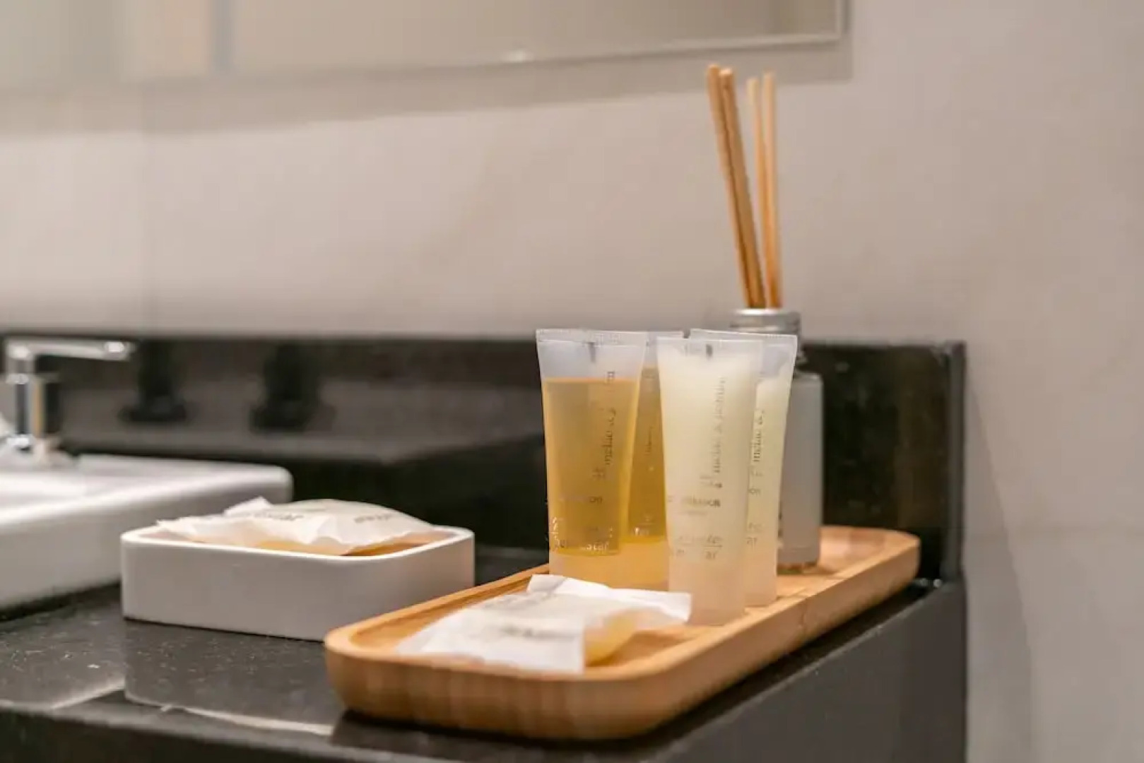 0711 Waters Edge Resort 2 Bedroom Condo by Redawning