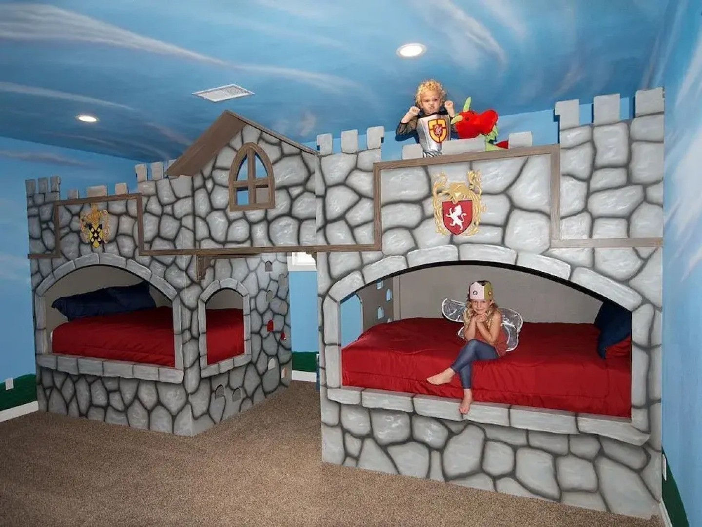 The Wonderland House 5 Bedrooms 3 Bathrooms Home