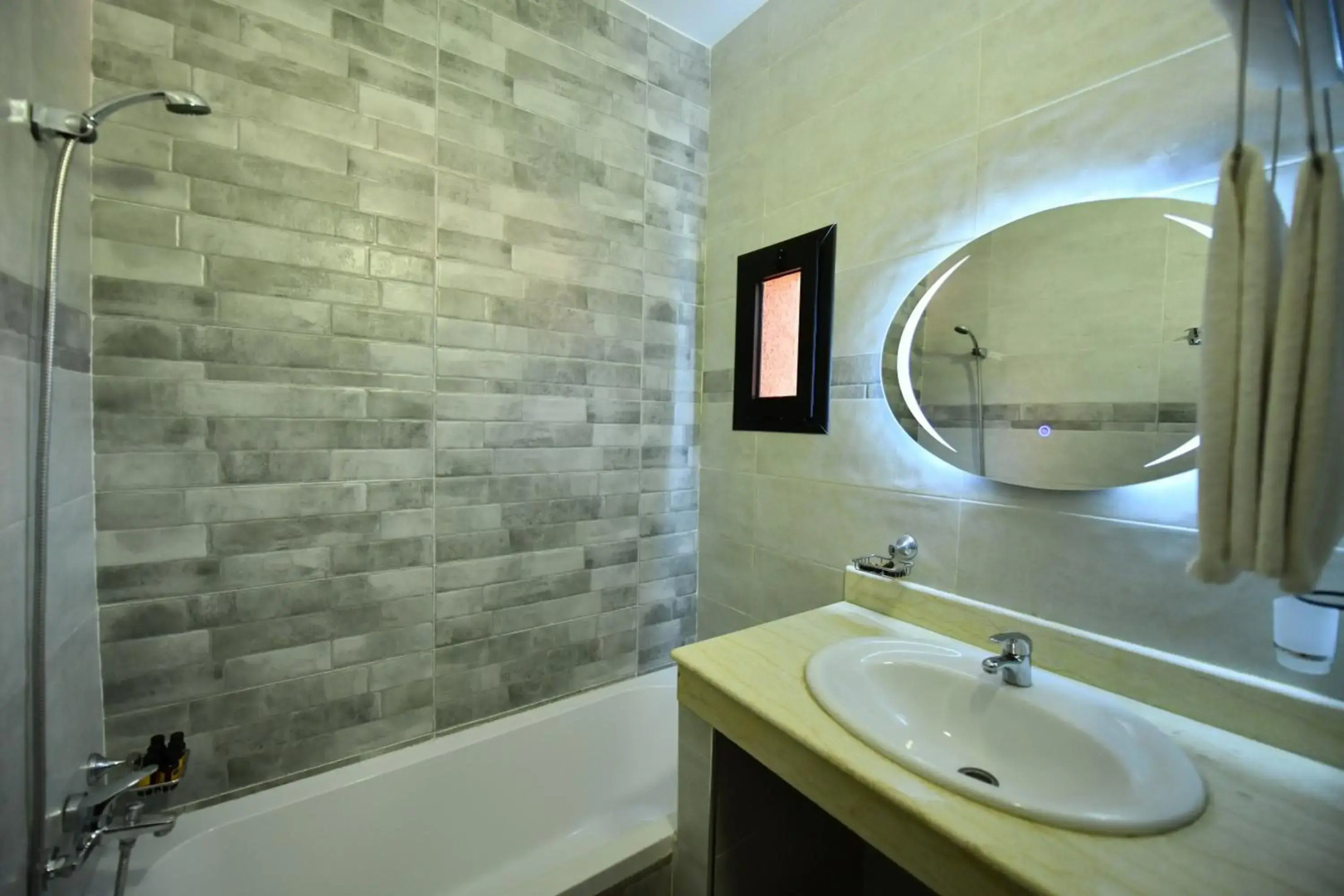 Oscar Hotel by Atlas Studios