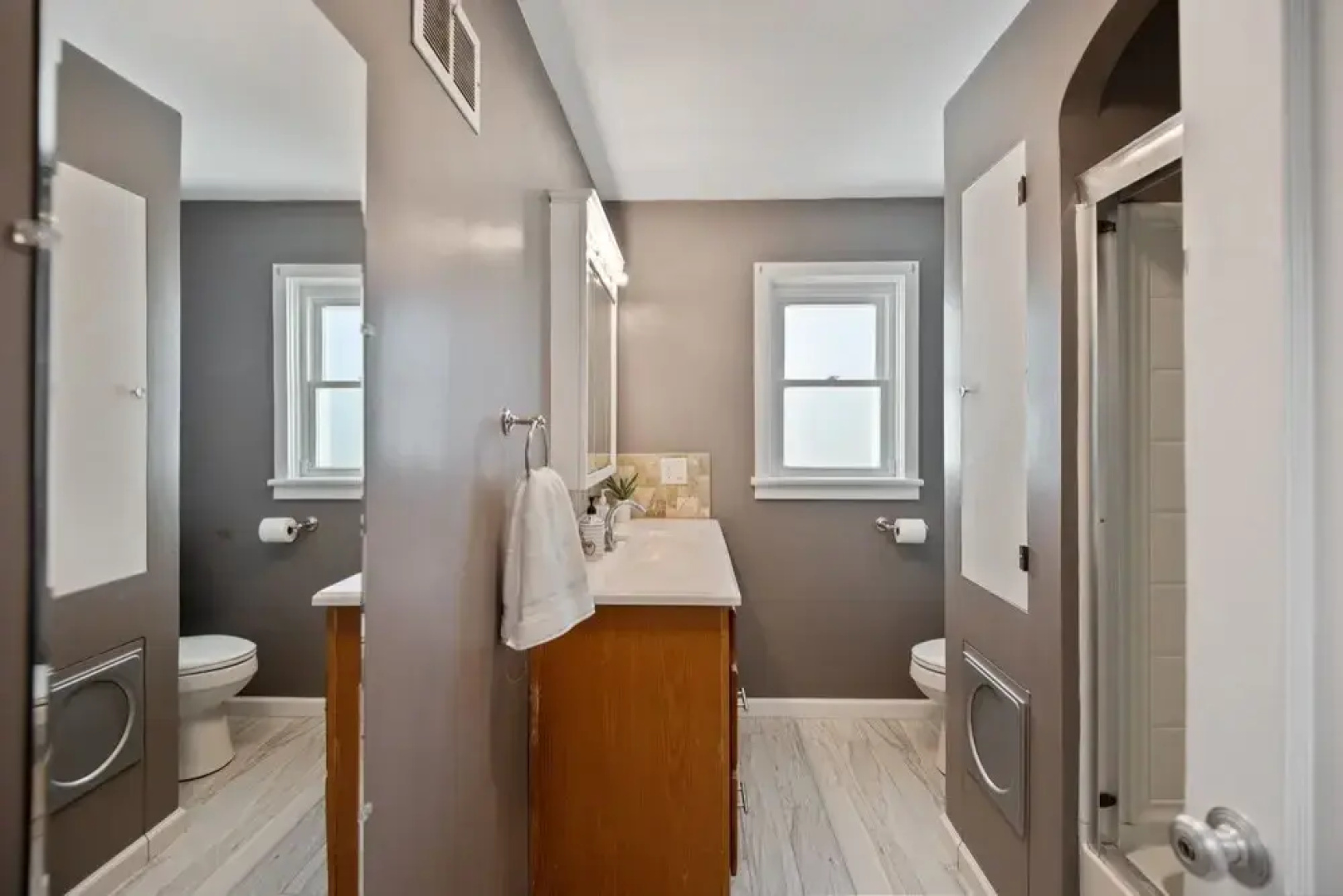 "sweet Serenity" Stay 10 Minutes From Hershey 3 Bedroom Home by RedAwning