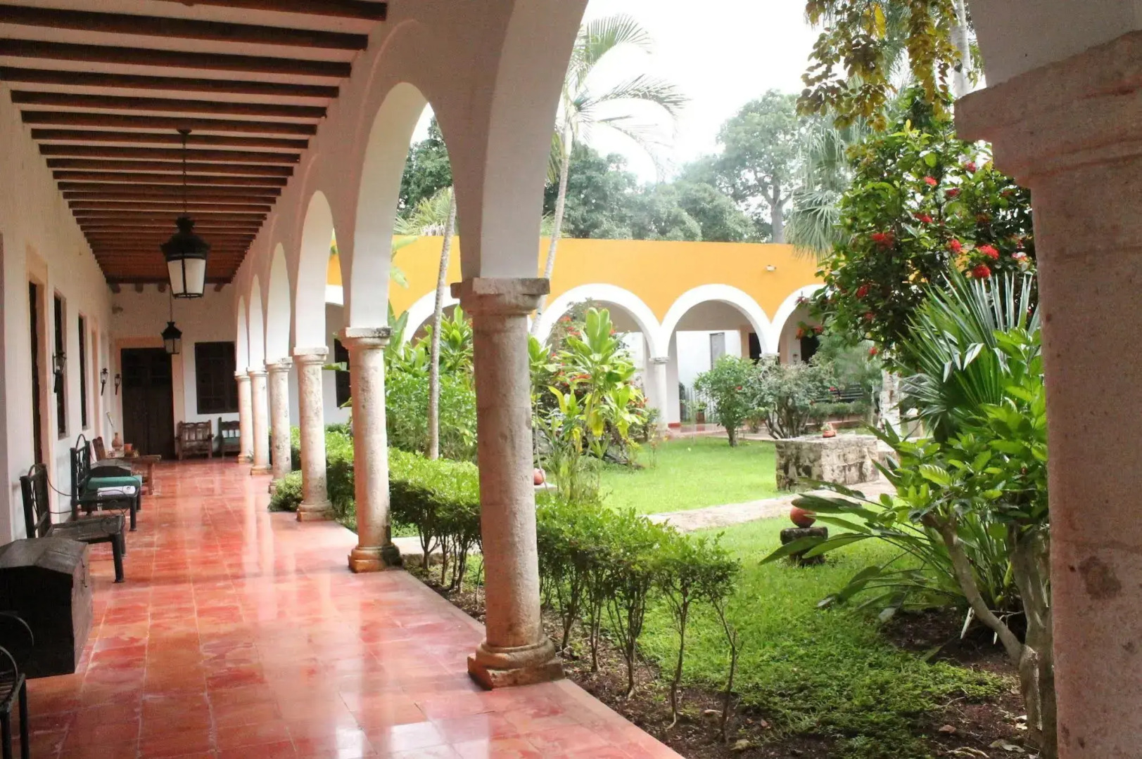 Hacienda Blanca Flor
