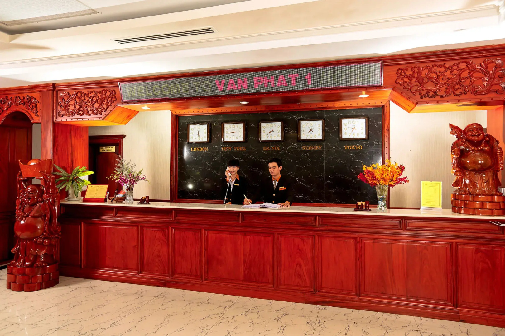 Van Phat Riverside Hotel