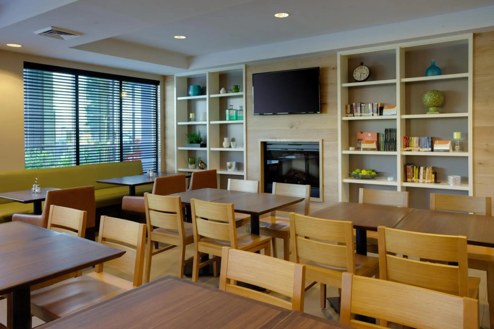 Country Inn & Suites by Radisson, Frederick, MD