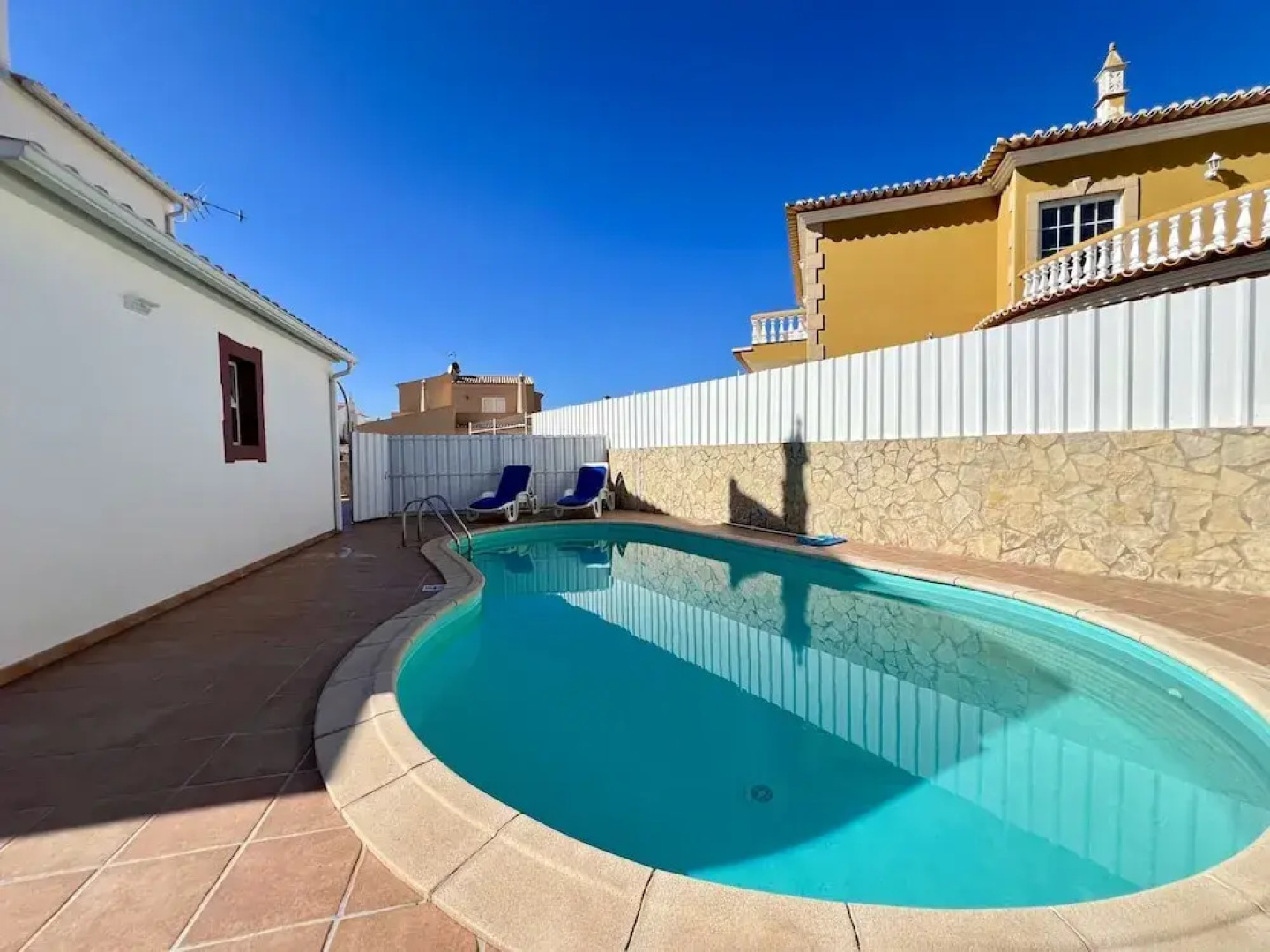 Pêra Stylish Villa With Pool by Homing