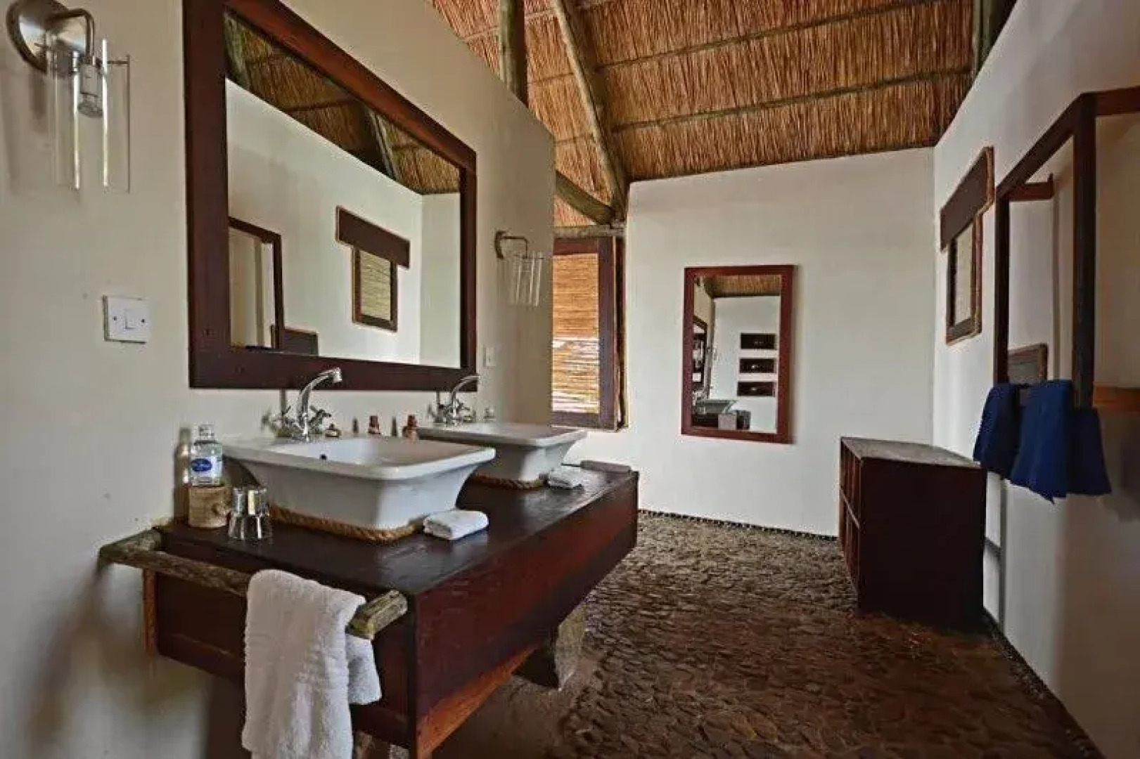 Lake Shore Lodge & Campsite