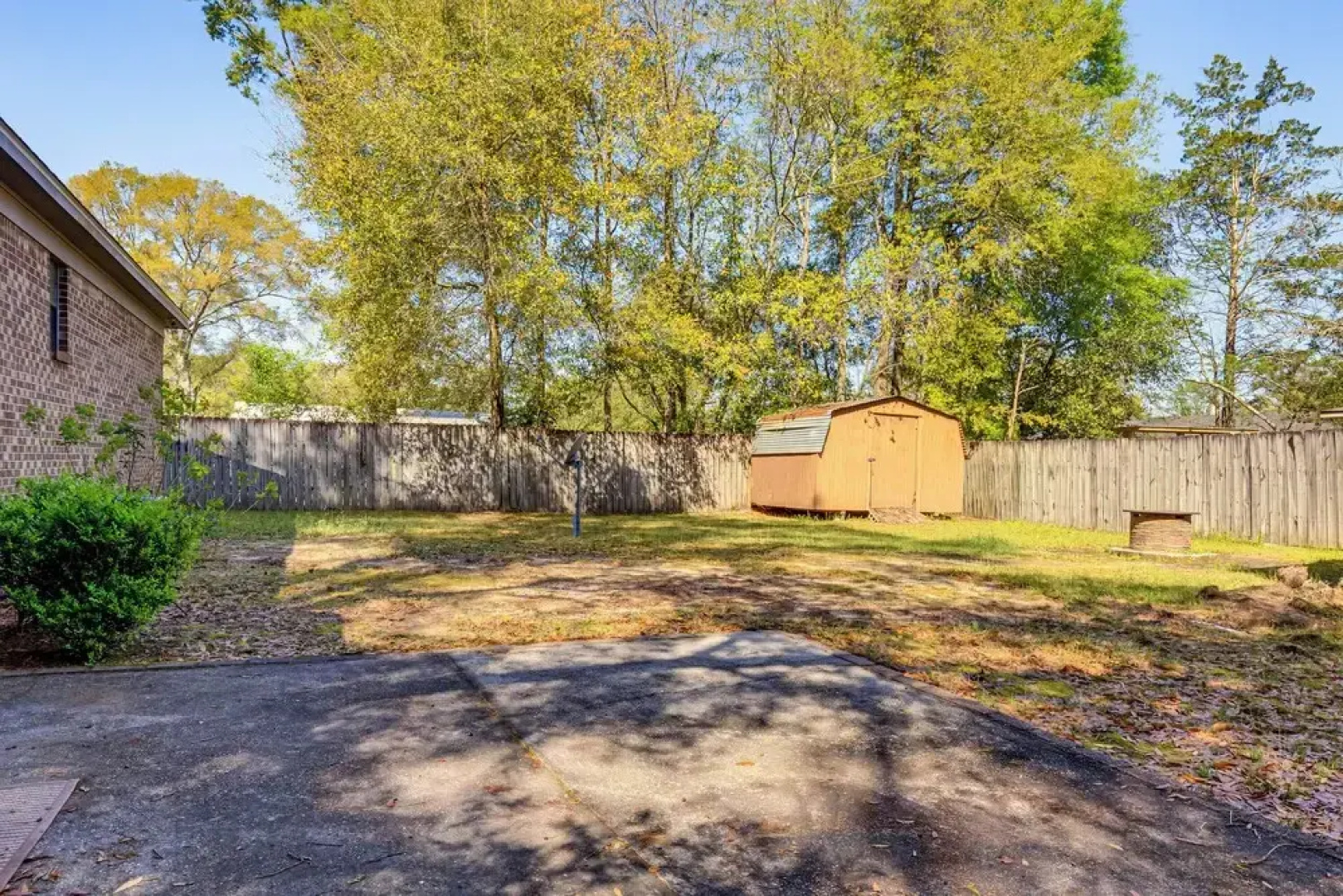 Charming Satsuma Home ~ 14 Mi to Mobile!