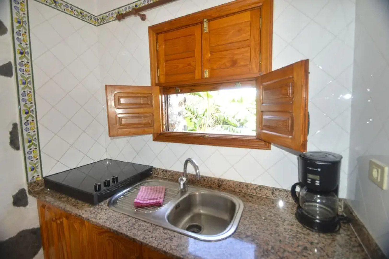 Casa Sombrero de Pico A by Isla Bonita