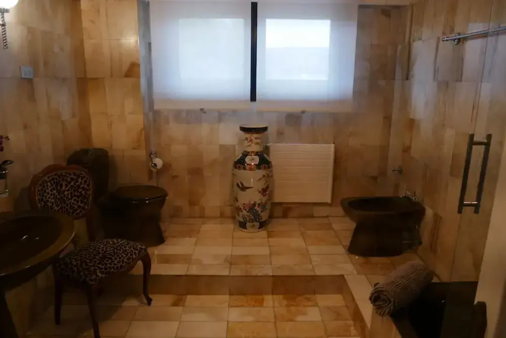 KH Lezama Suites