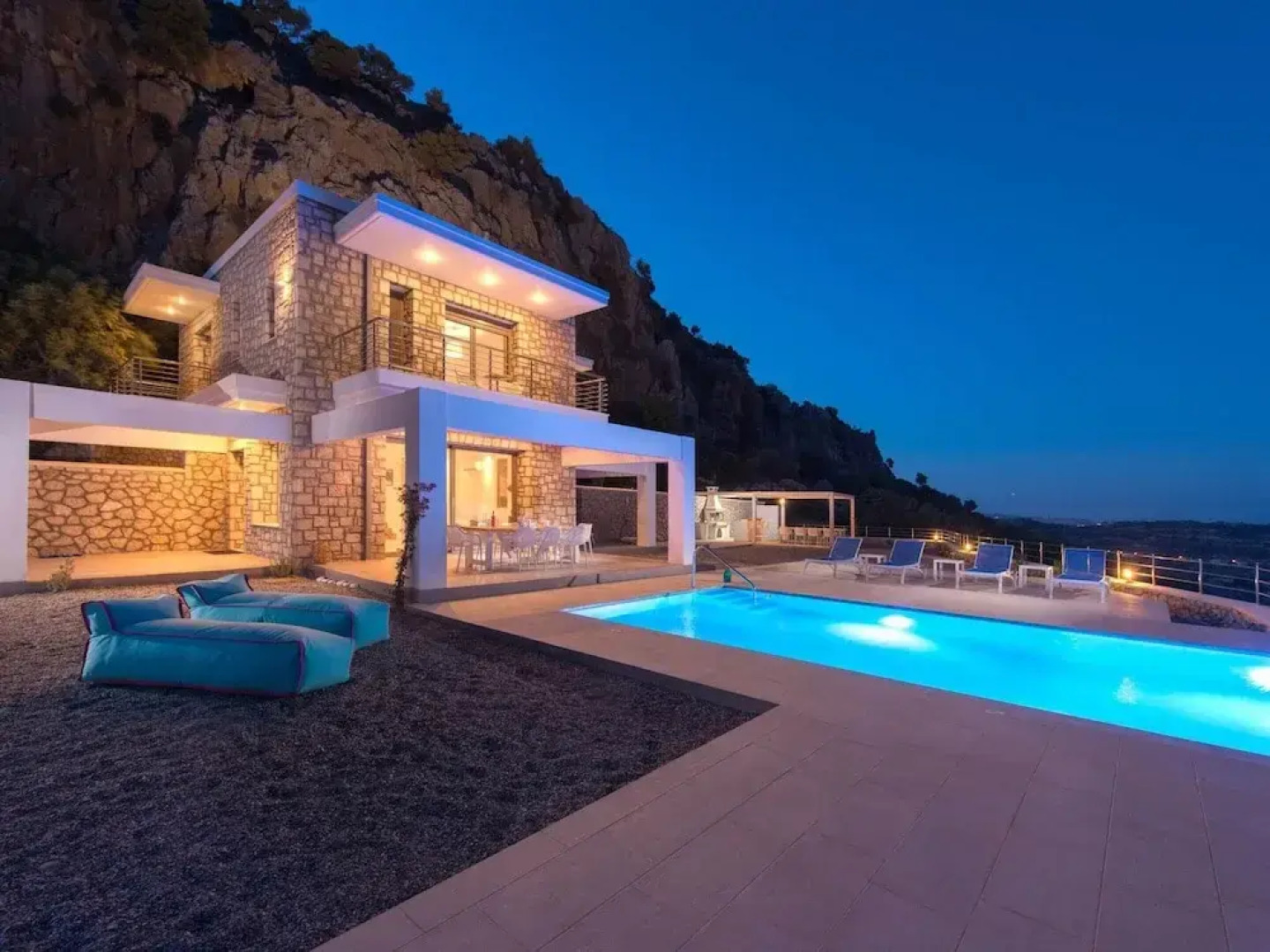 Villa in Rhodes With Infinity Pool