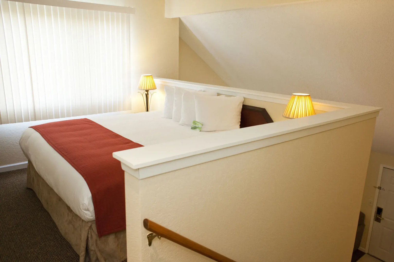 Cloverleaf Suites Kansas City - Overland Park