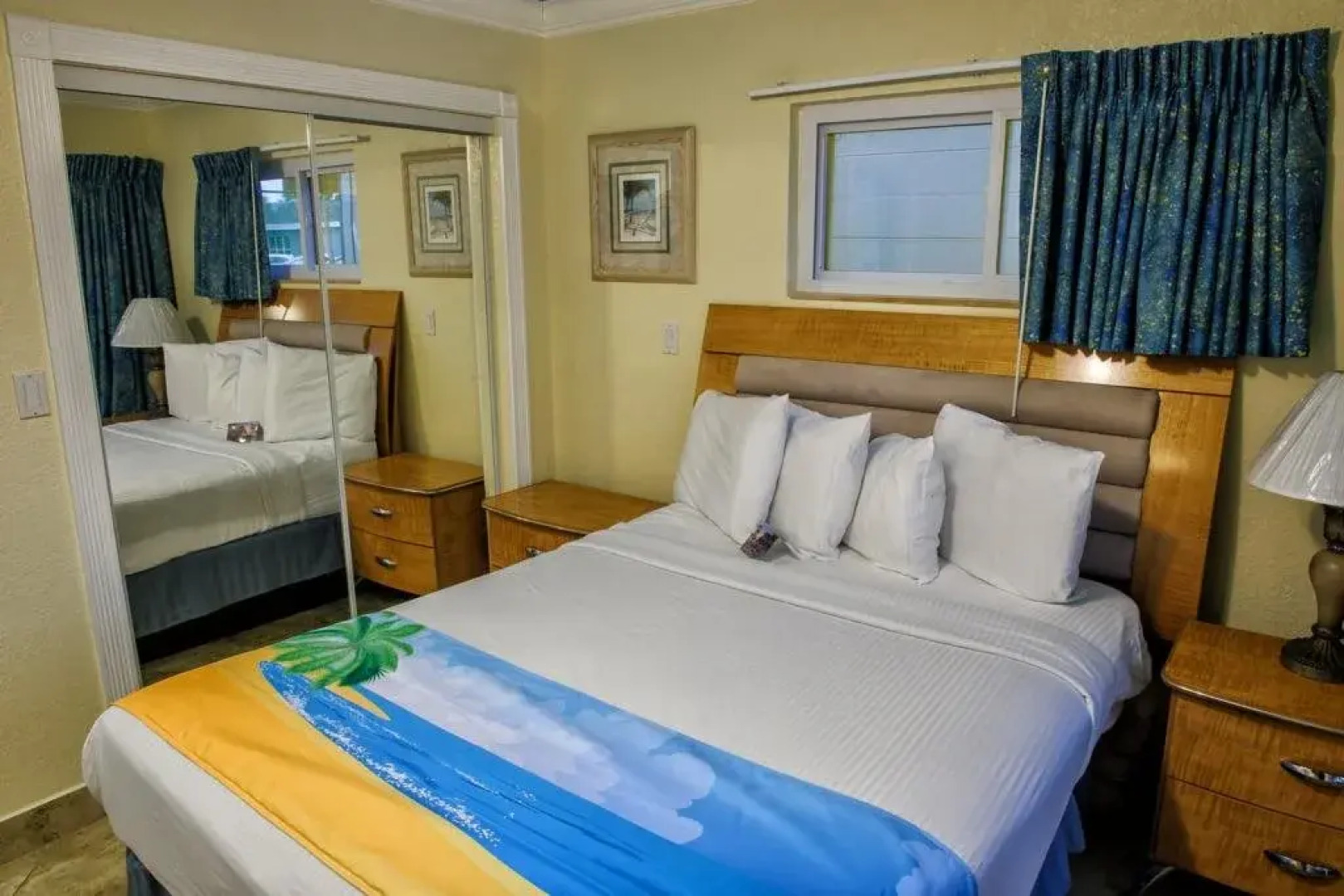 Bay Palms Waterfront Resort - Hotel and Marina