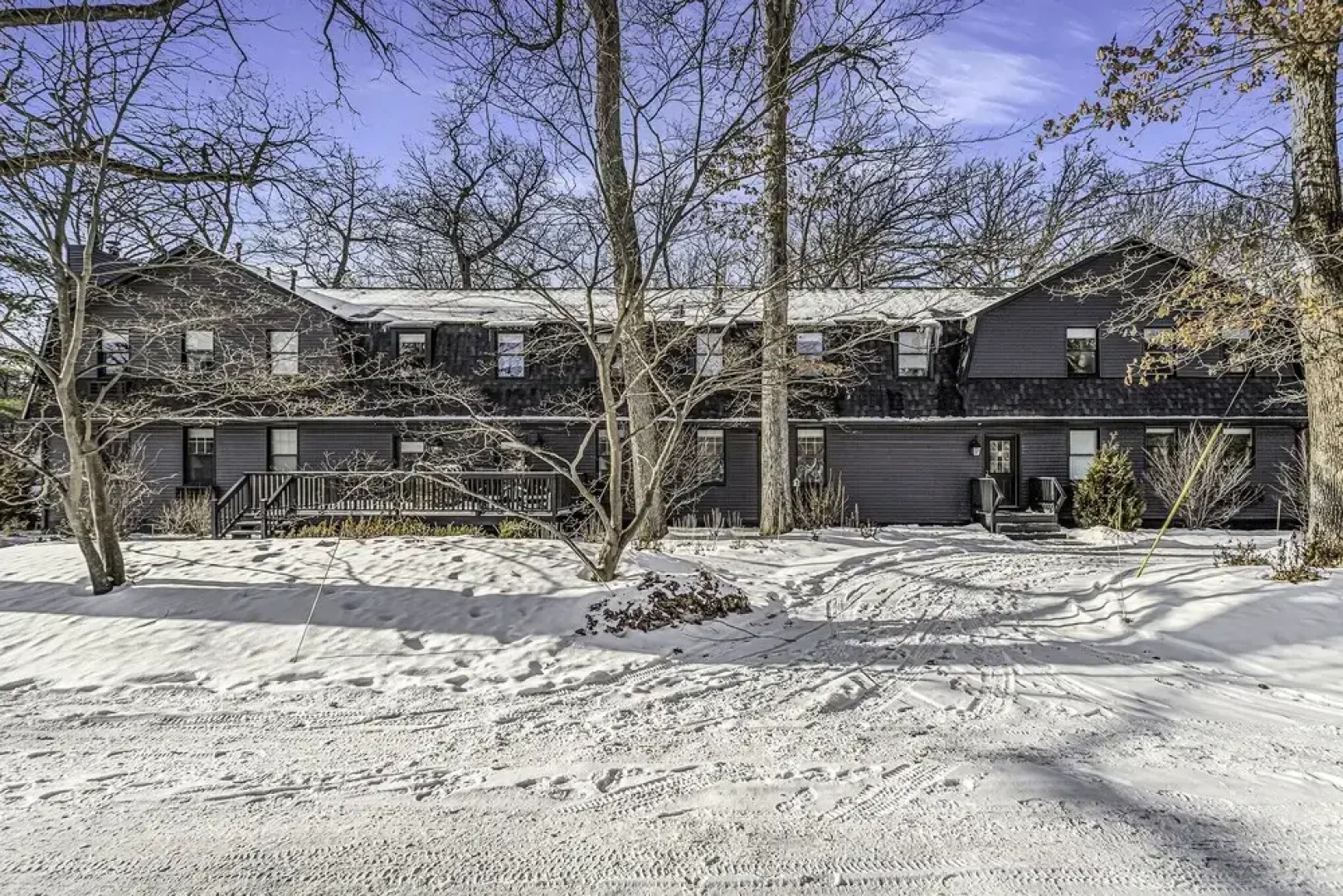 The Neighborhood Hotel - Grand Beach