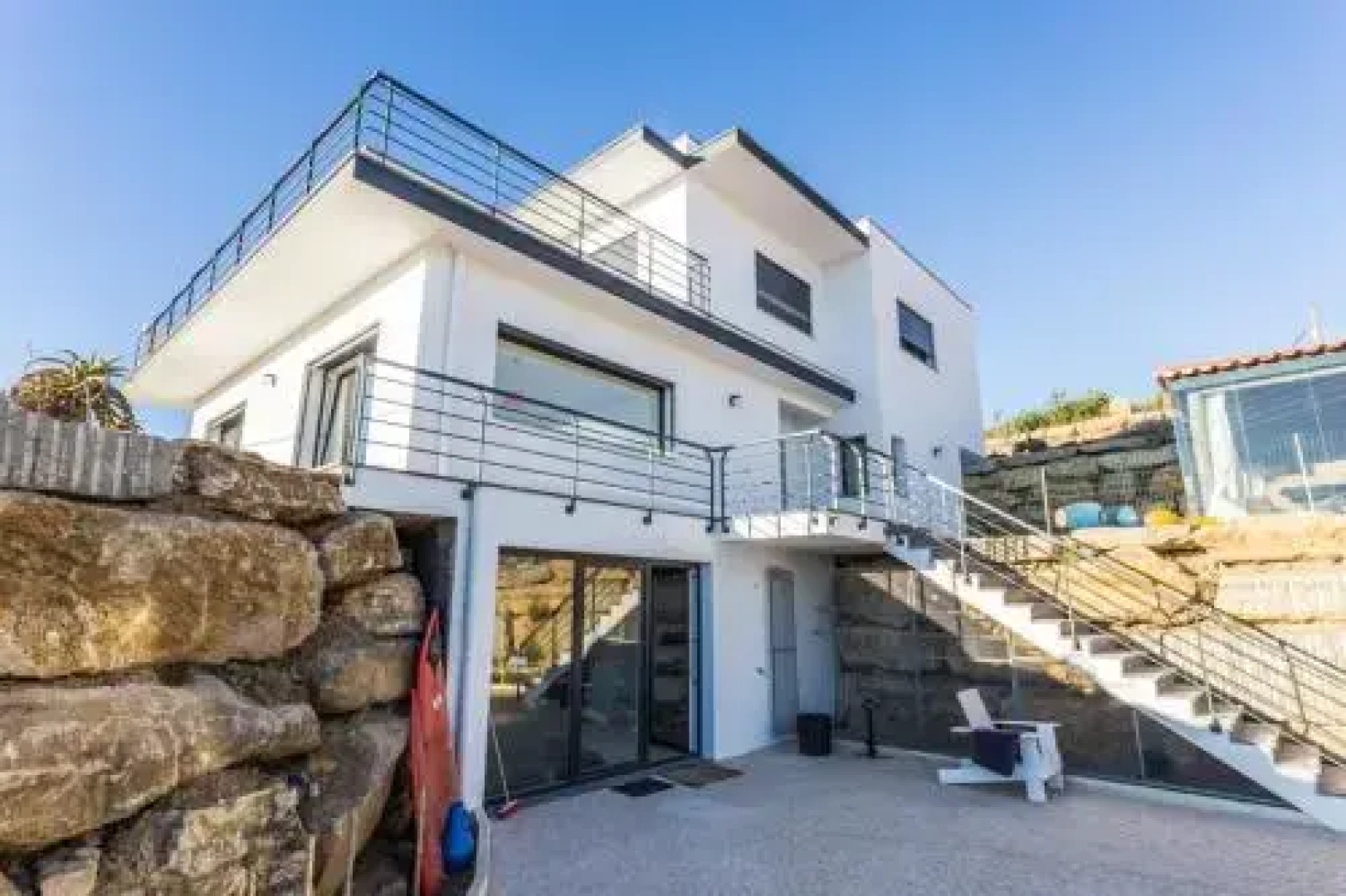 The Maverick Surfvillas