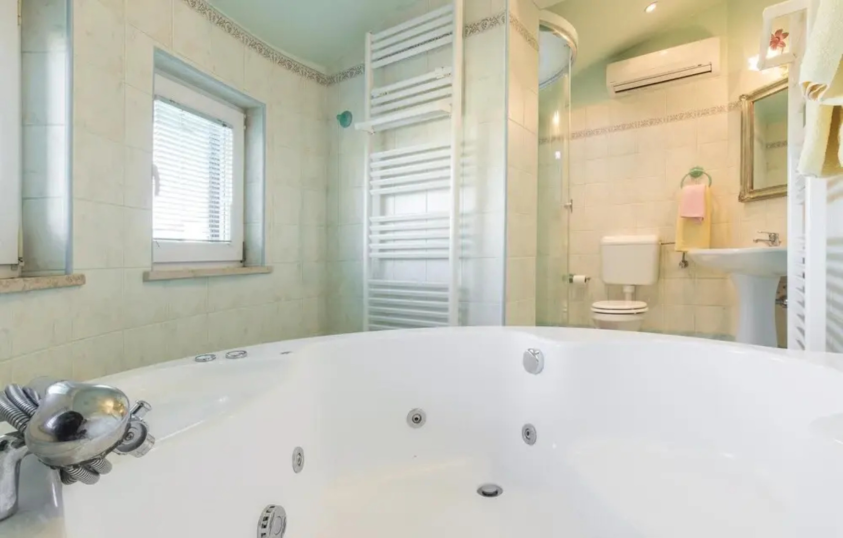 Amazing Home in Nova Vas with Hot Tub, WiFi & 4 Bedrooms