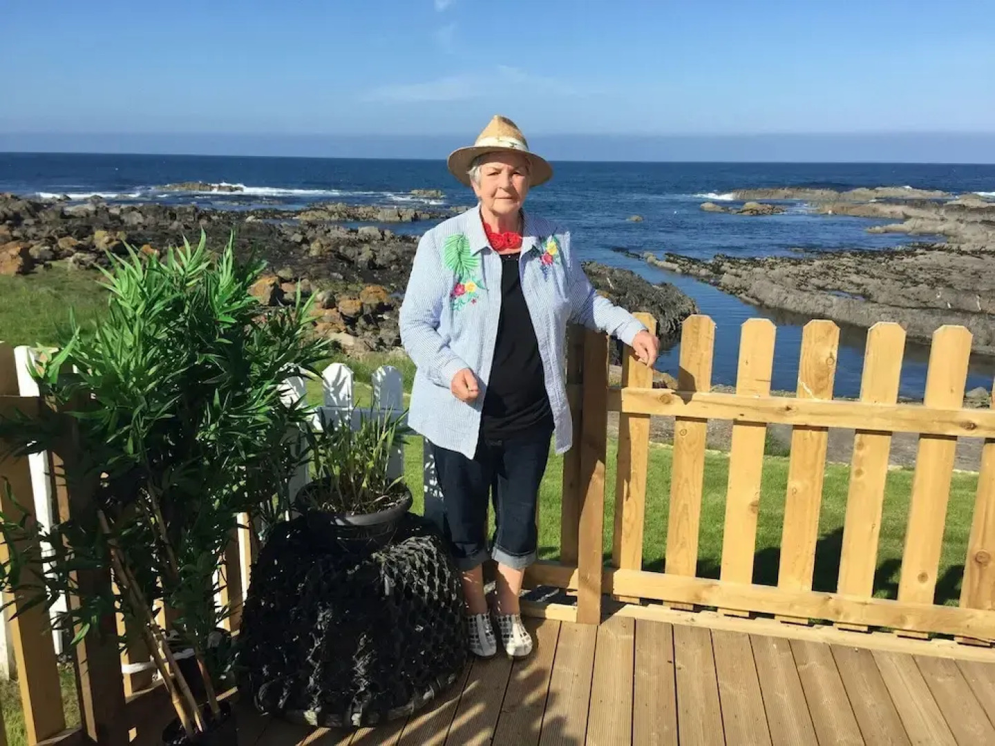 Door to the Shore - Seafront Cottages