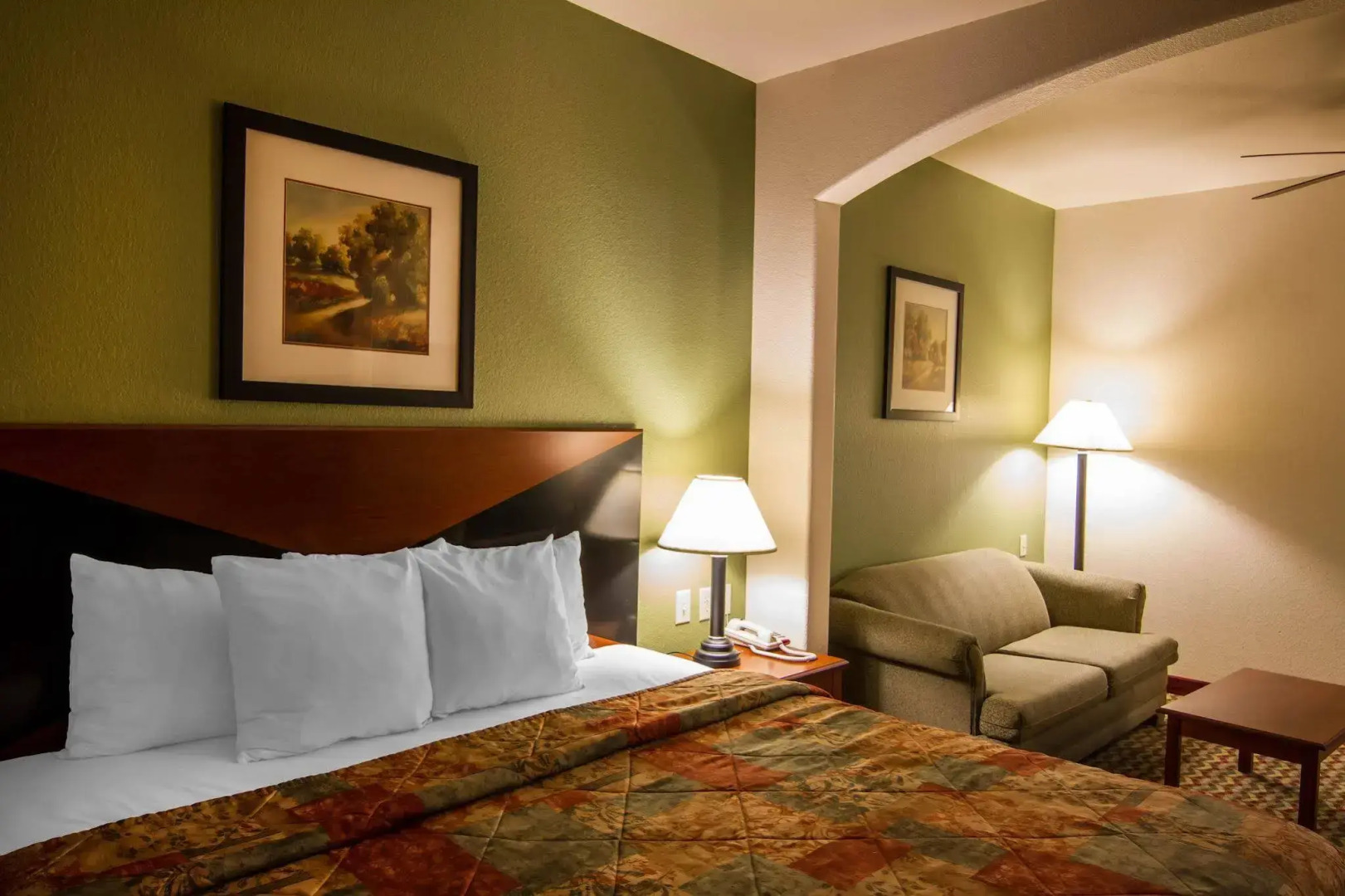 Clarion Inn & Suites Weatherford South