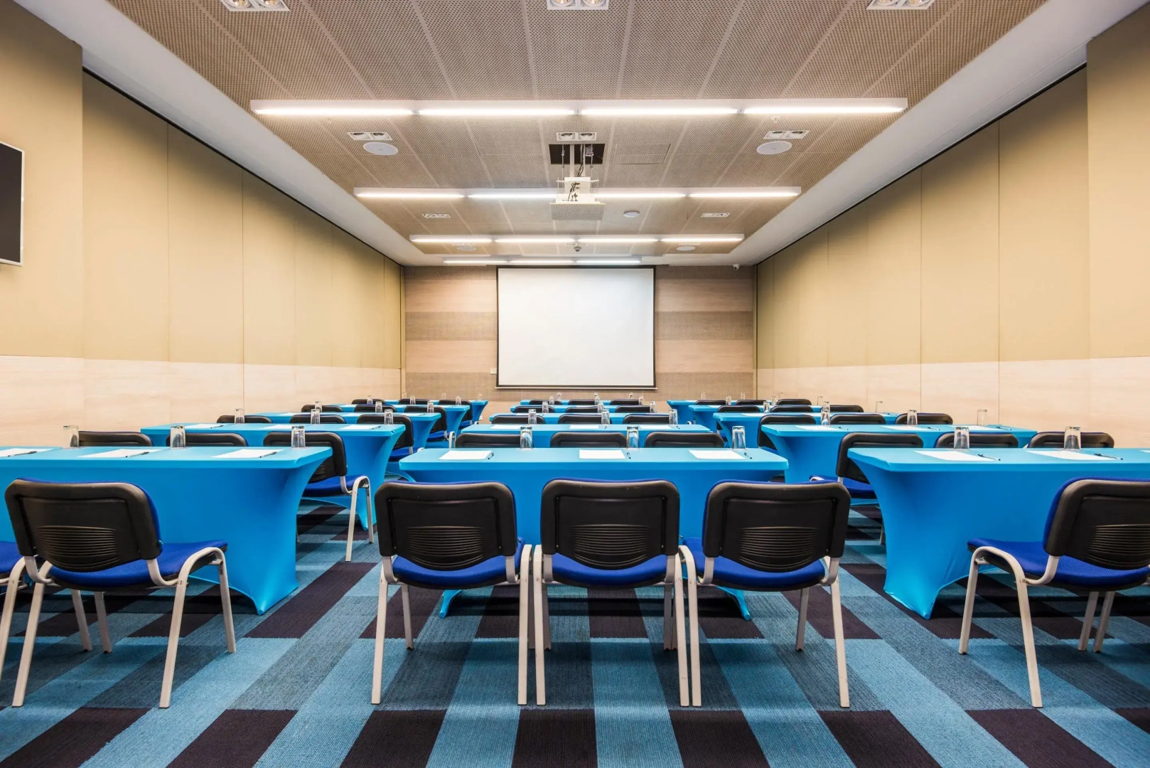 Cosmos Pacifico Hotel