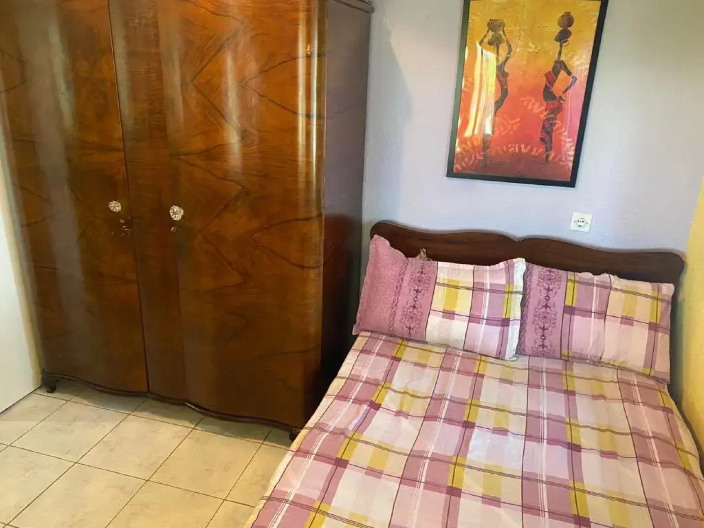 San Mamas Seaside Cottage-House and Garden w caravan