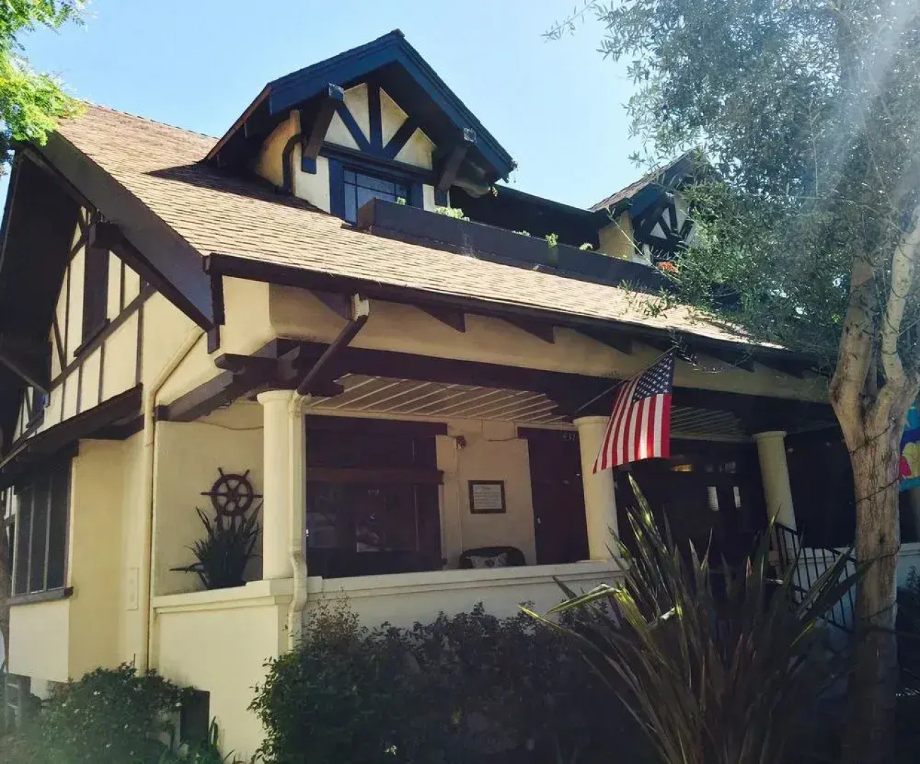 Old Yacht Club Inn Vacation Rentals