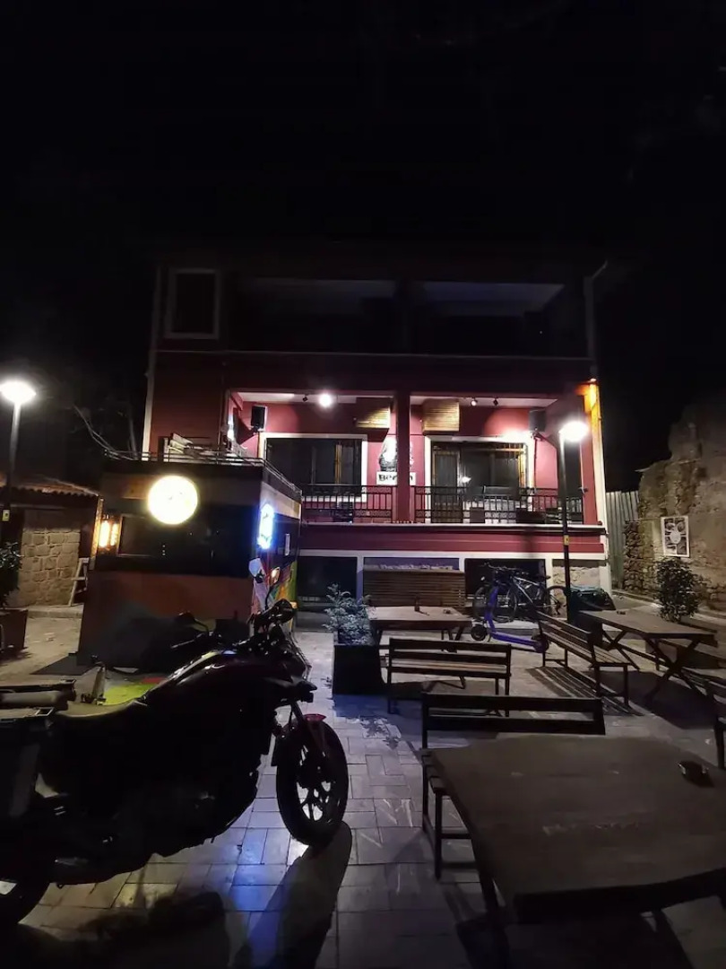 Berlin Hostel & Street