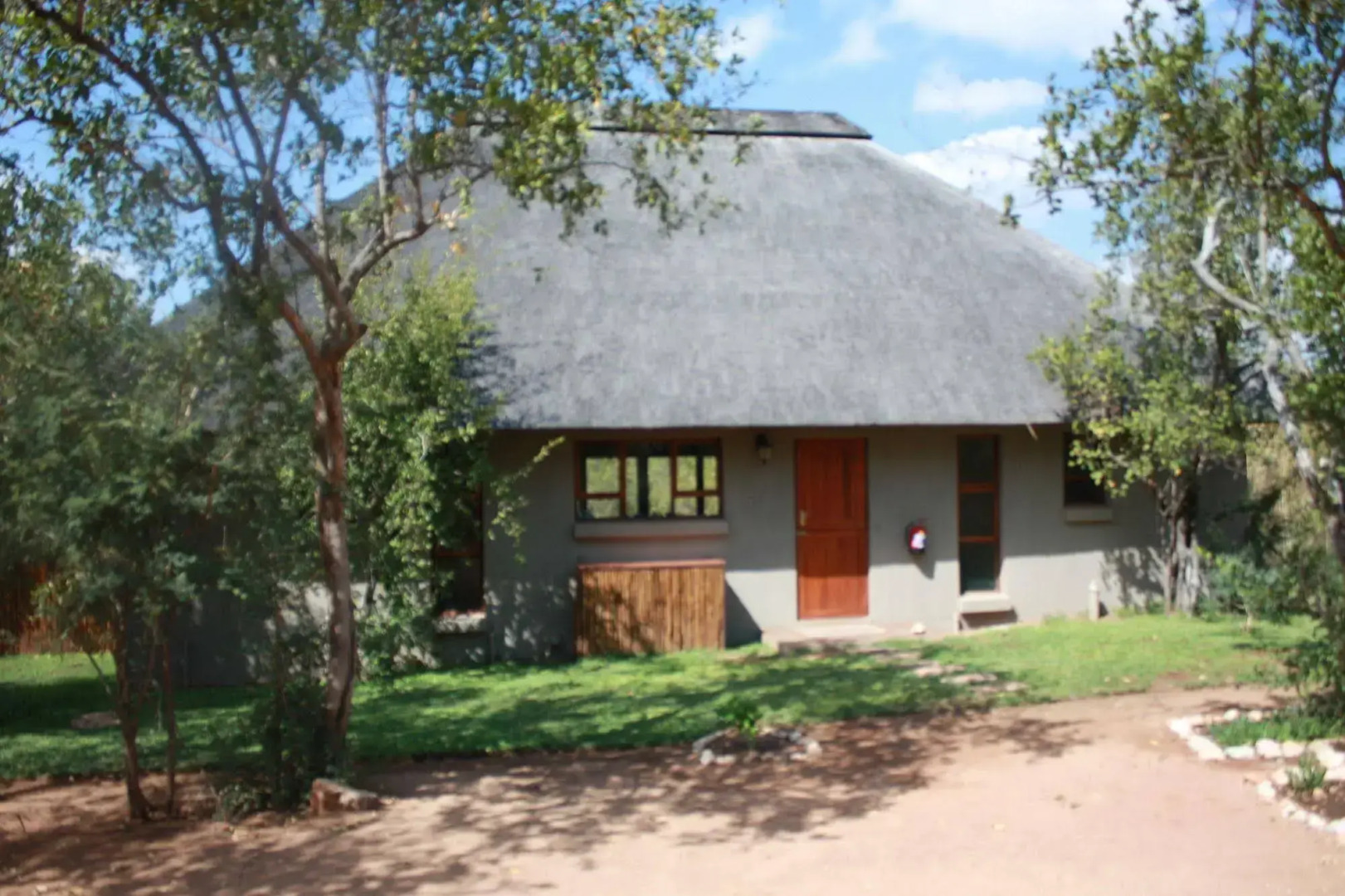 Raptor Retreat Game Lodge