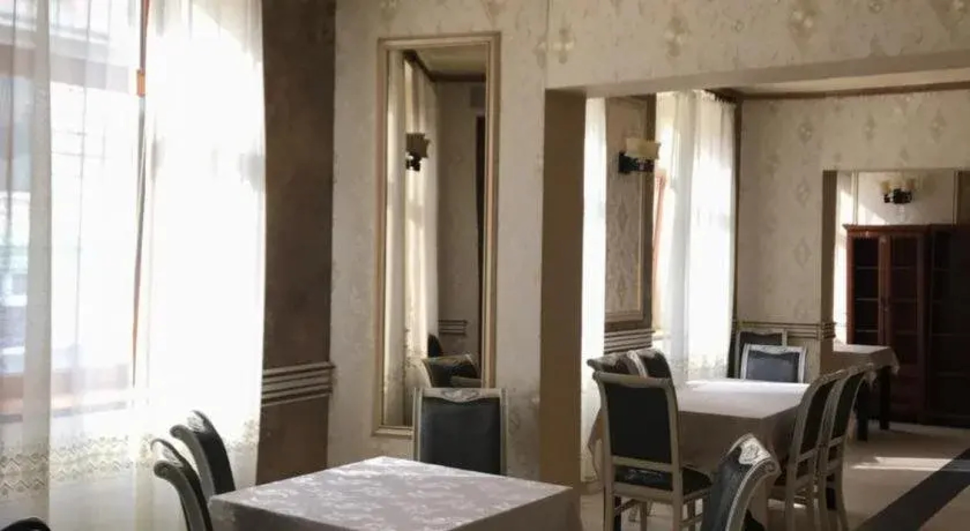 Hotel Lexus - Fost Cosmin