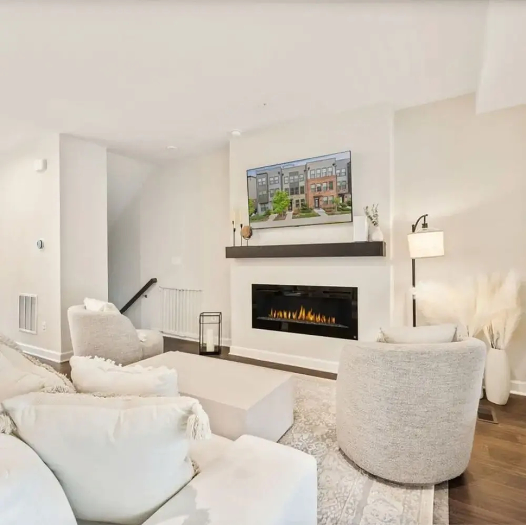 Ashburn 4-br Homestay Close to Dulles Metro