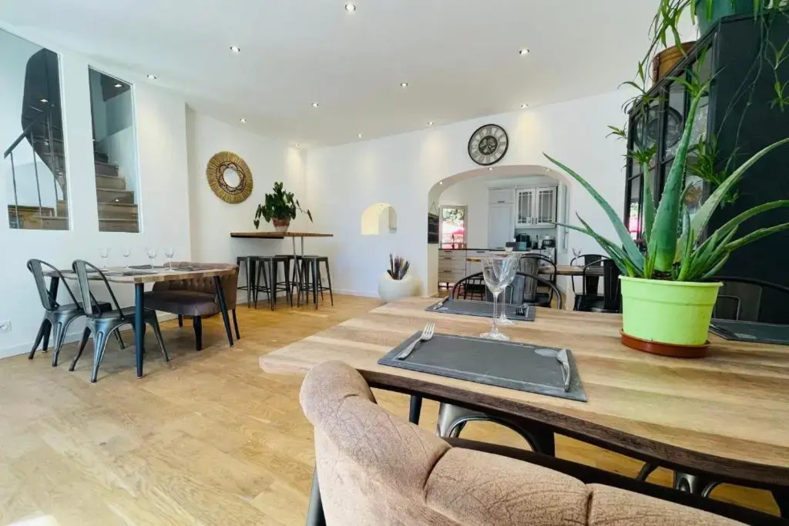 The Rabelaisian Room in a charming mansion at the gates of Tours