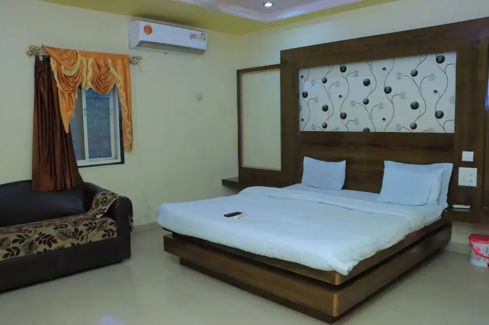 Mayura Lodge Residency
