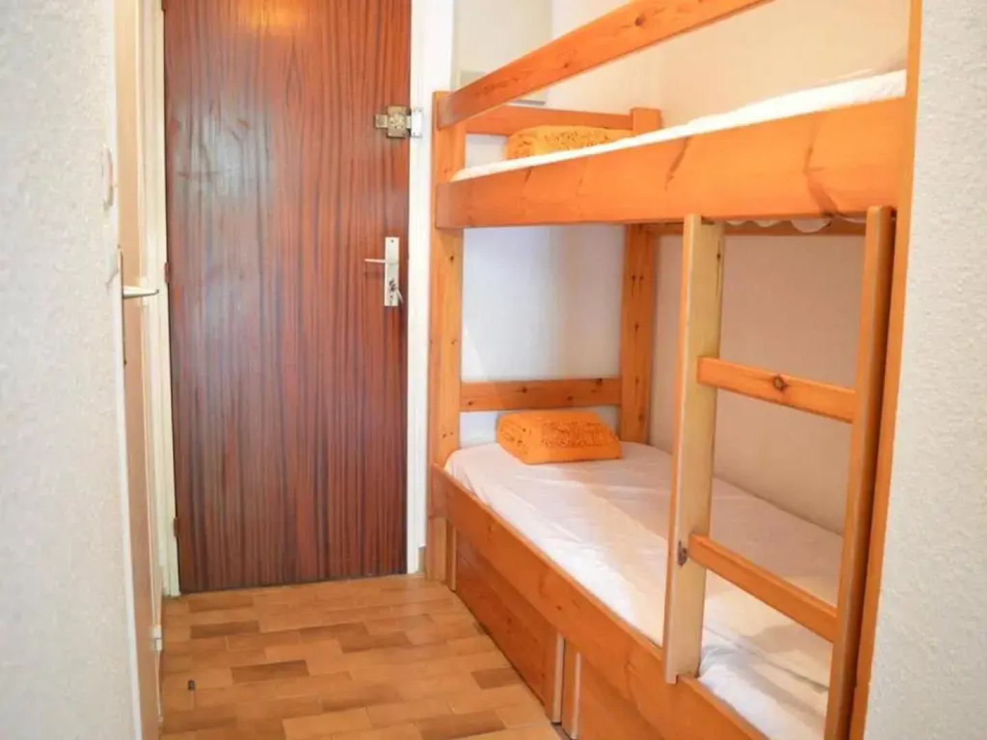 Appartement Bormes-les-Mimosas, 1 pièce, 4 personnes - FR-1-251-320