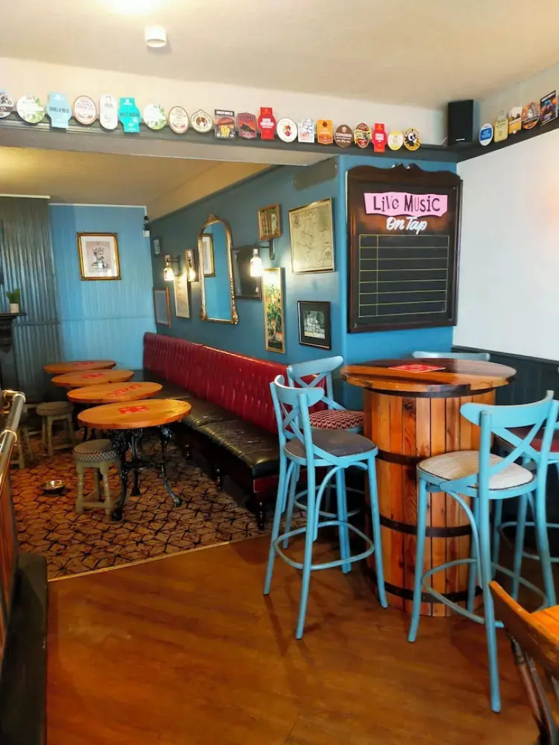 OYO The Victorian Tap B&B