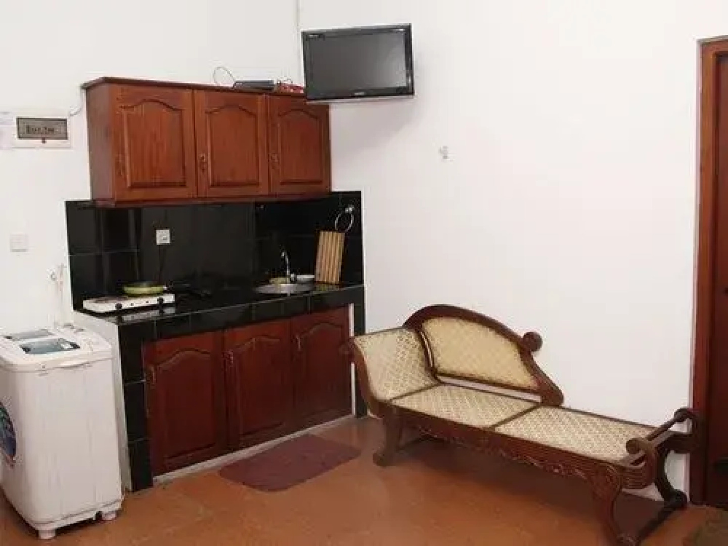 Thumbelina Apartments