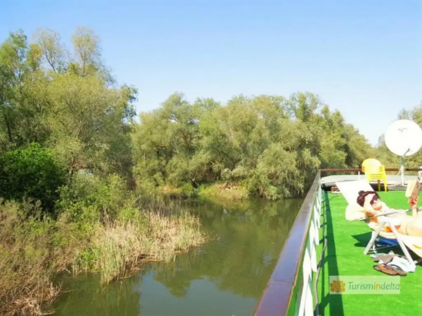 Hotel Plutitor Delta Ways