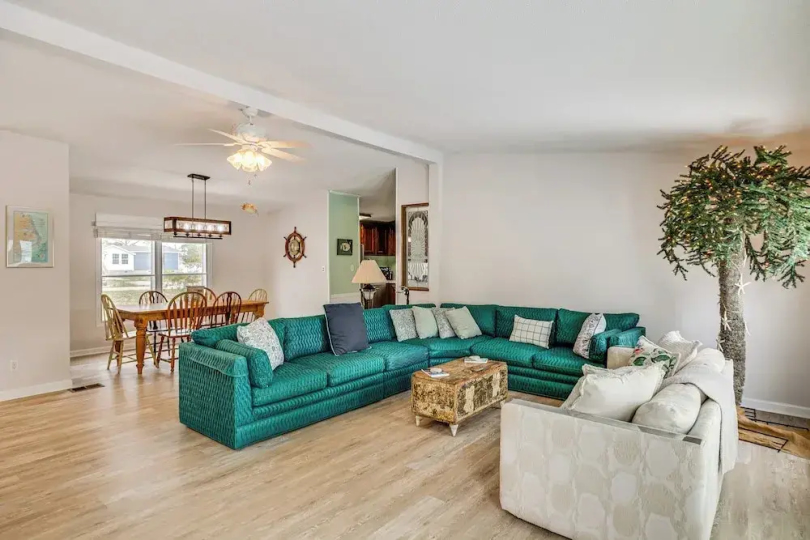 Harkers Island Getaway w/ Deck: Near Cape Lookout!