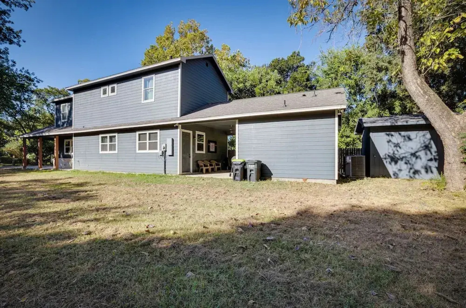 Pet-friendly Tomball Home: Walk to Main Street!