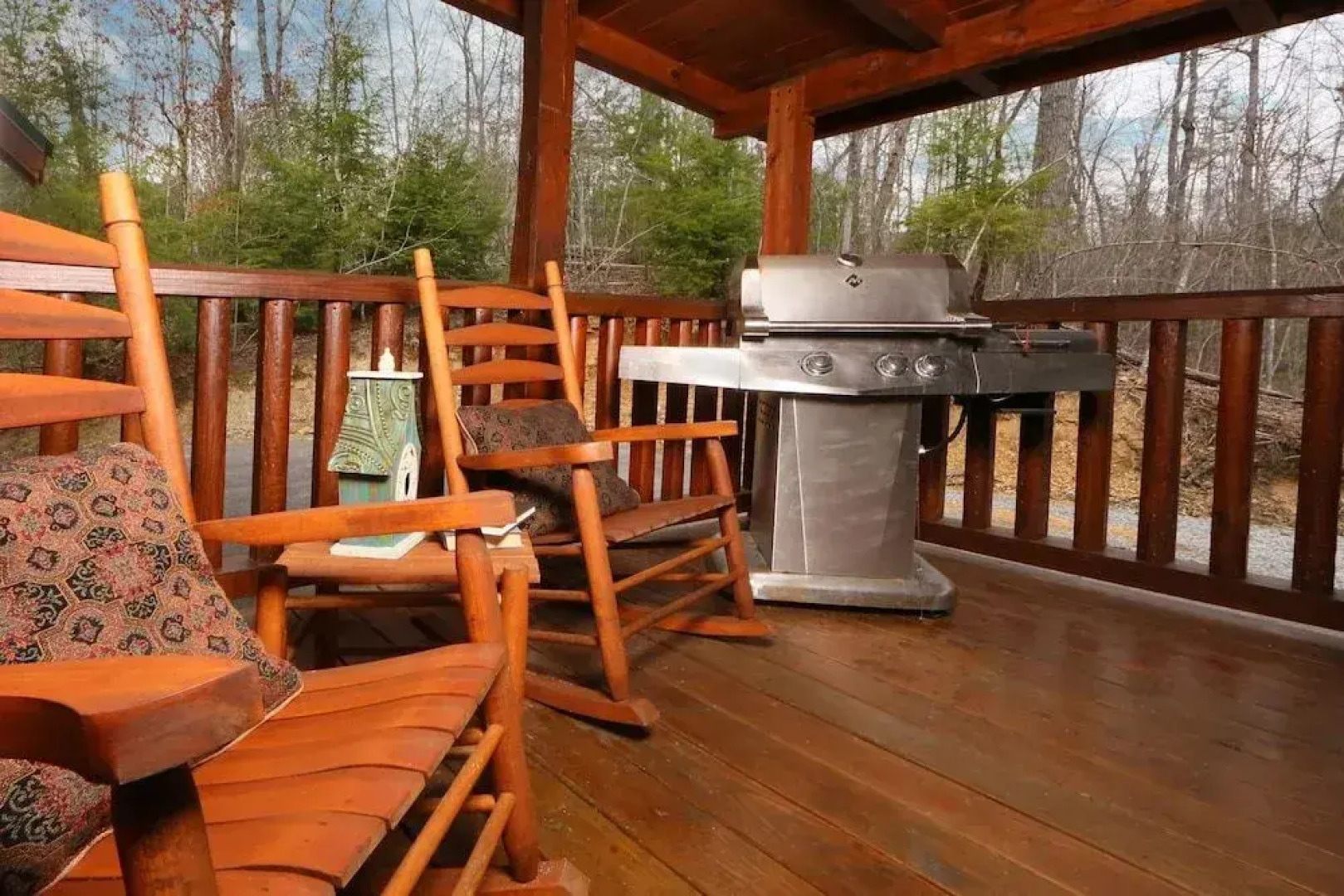 Smoky Mountain Getaway 5 Br cabin by RedAwning