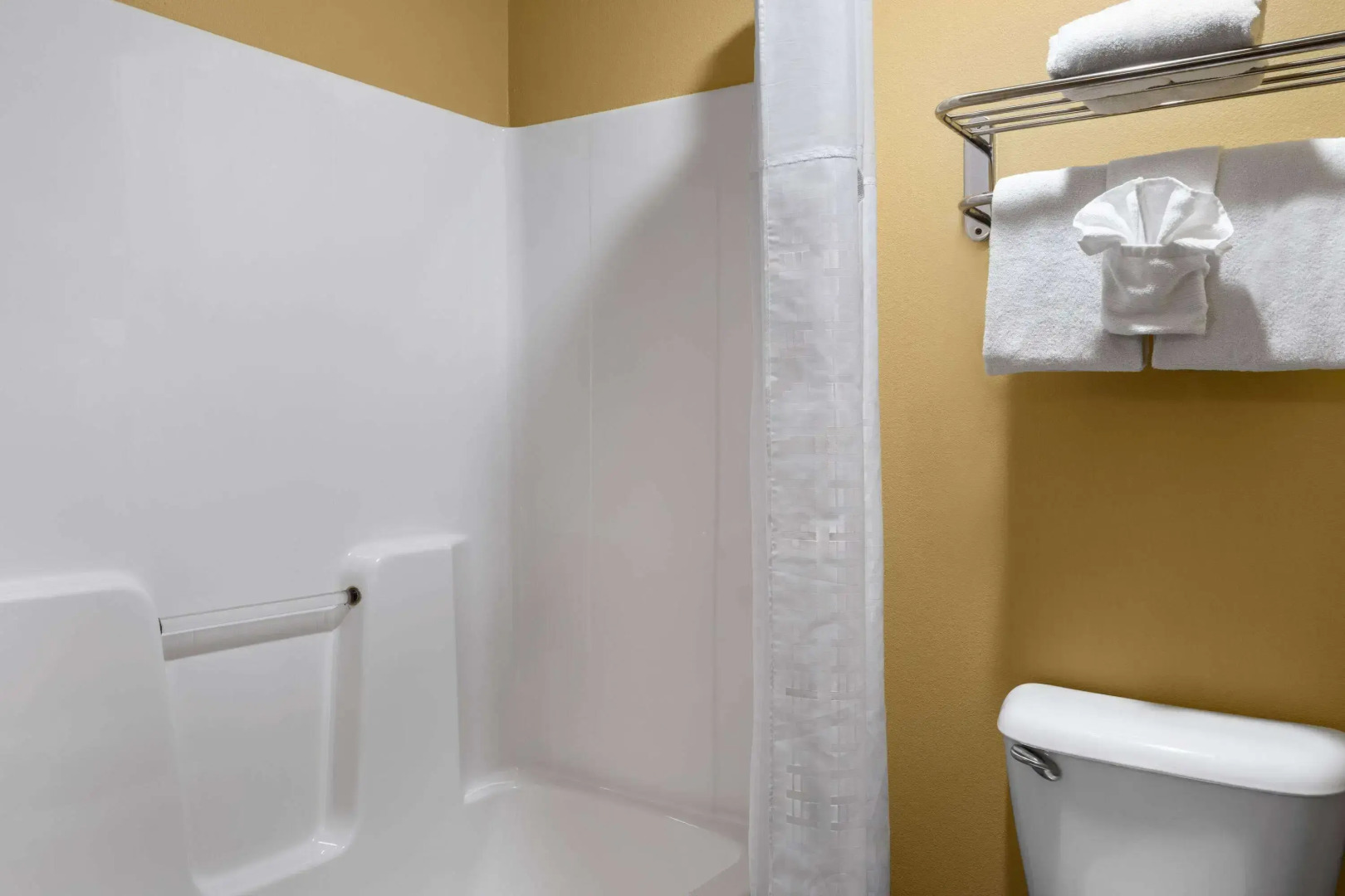 Super 8 by Wyndham Dyersville near Field of Dreams