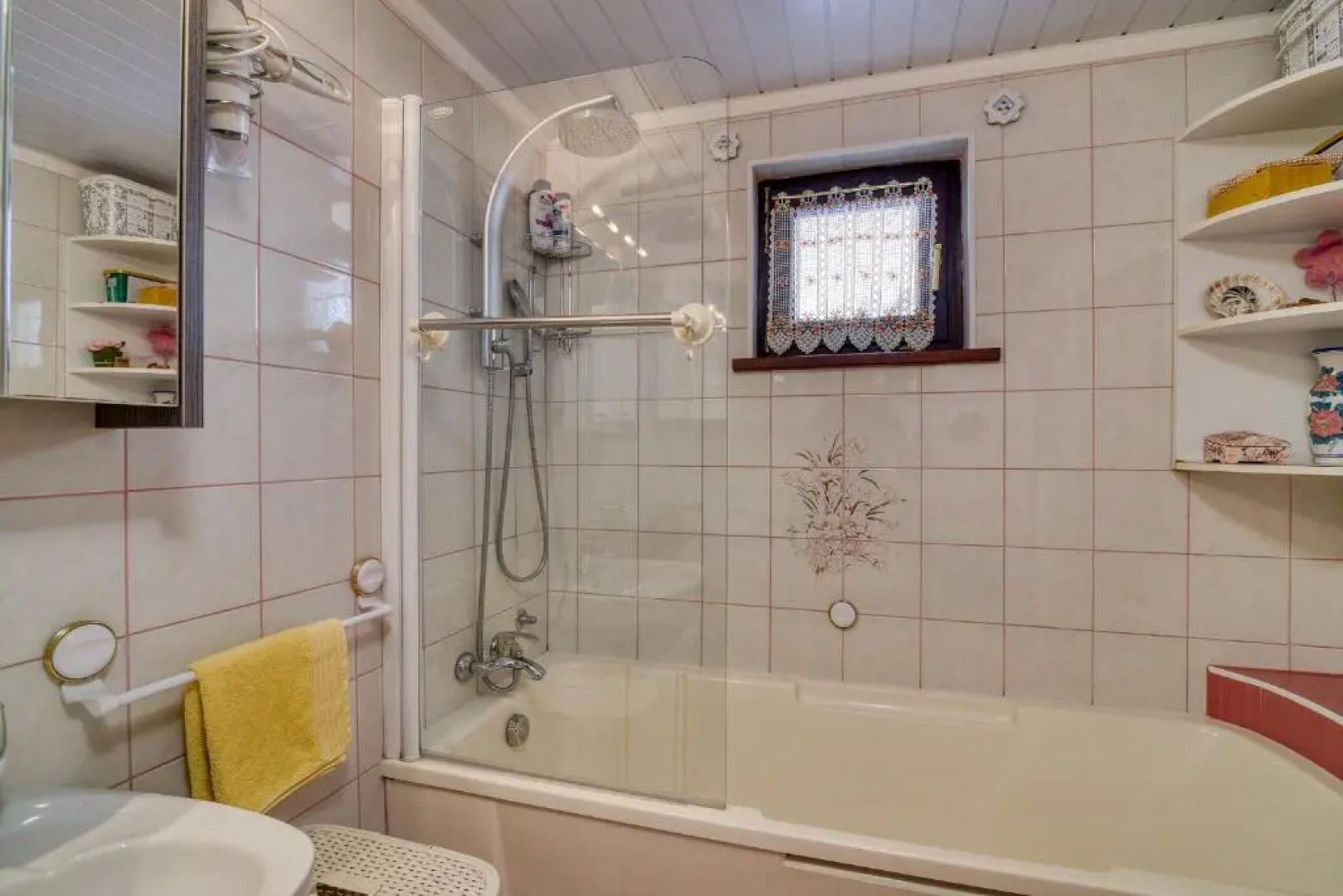 Bonidesa House With Whirlpool