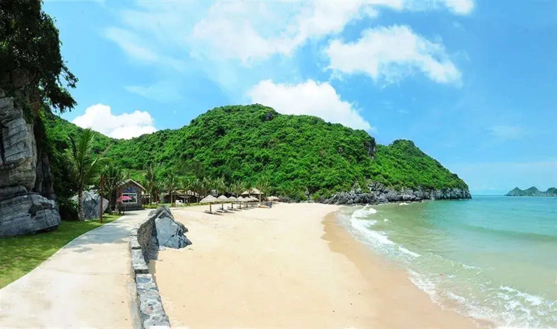 Cat Ba Beach Resort
