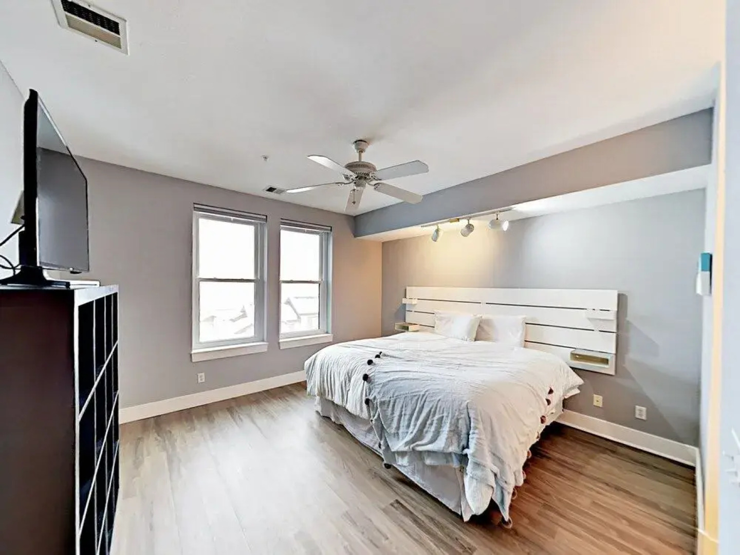 Pinebrook Perfection Unit 4 - 3 Br Condo