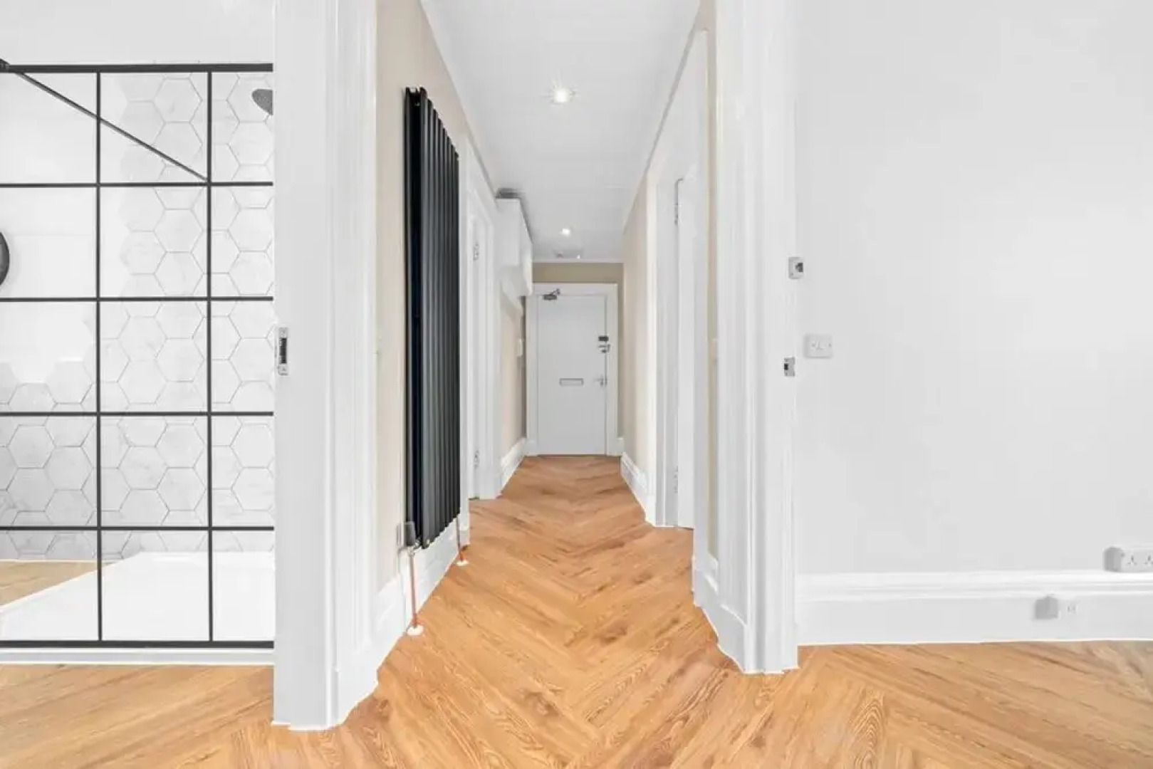 Stylish 4 Bed-town Centre